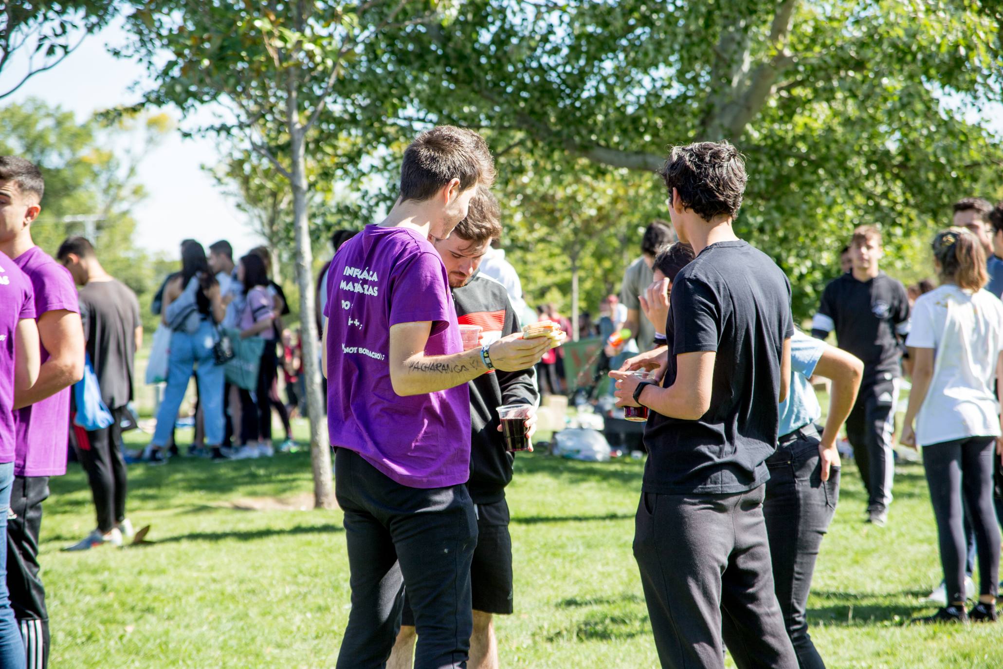 Los estudiantes de la Universidad de La Rioja celebran las novatadas