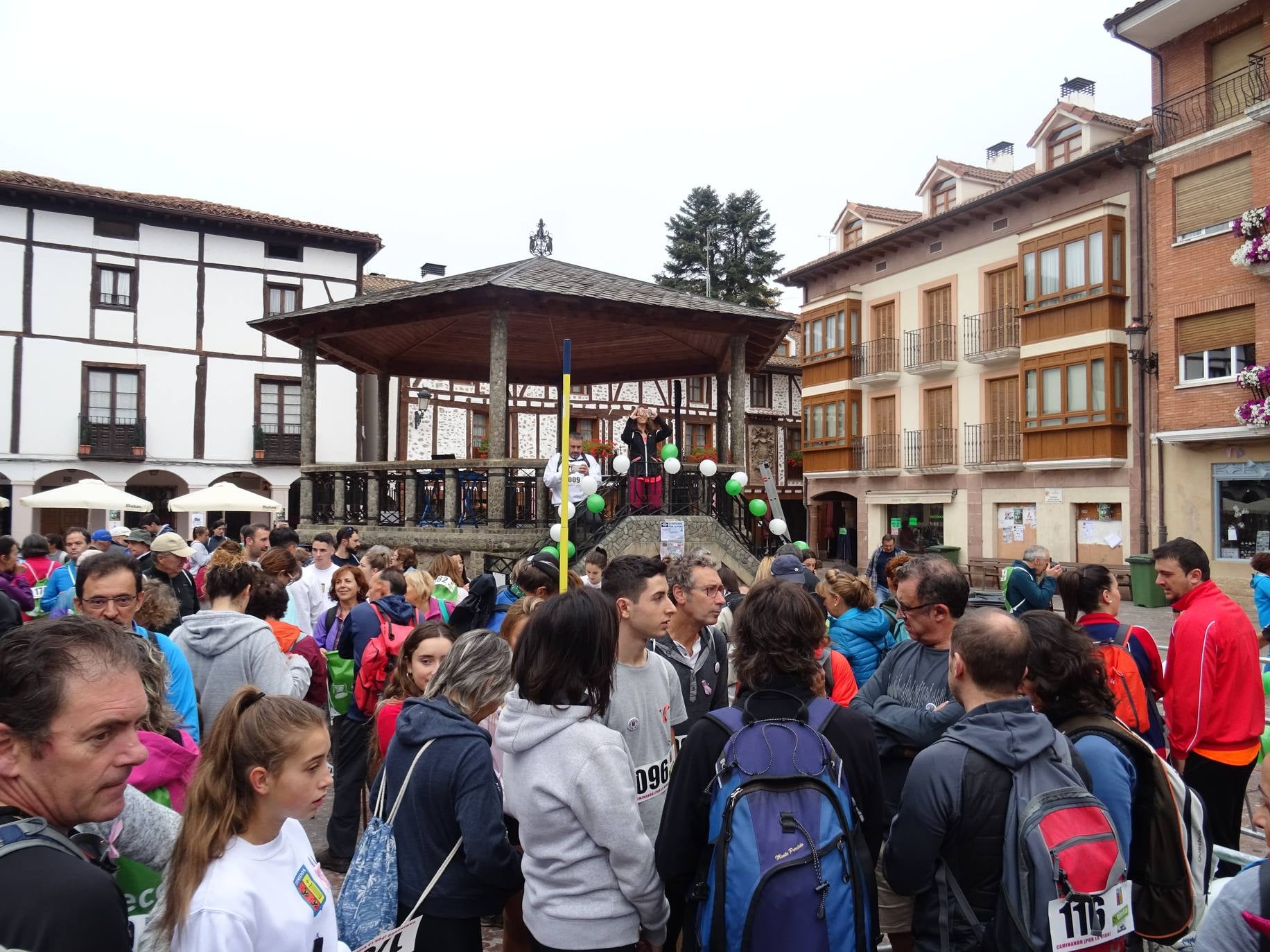 Marcha 'Caminando, ¡por la vida! celebrada en Ezcaray