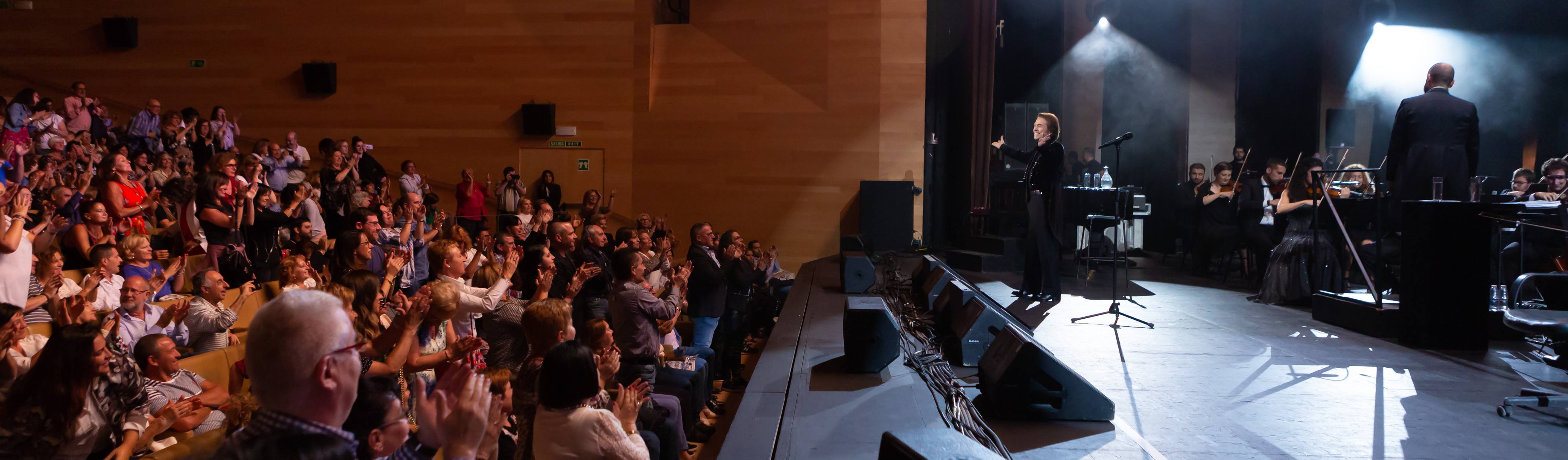 Concierto 'RESinphonico' de Raphael en Riojafórum