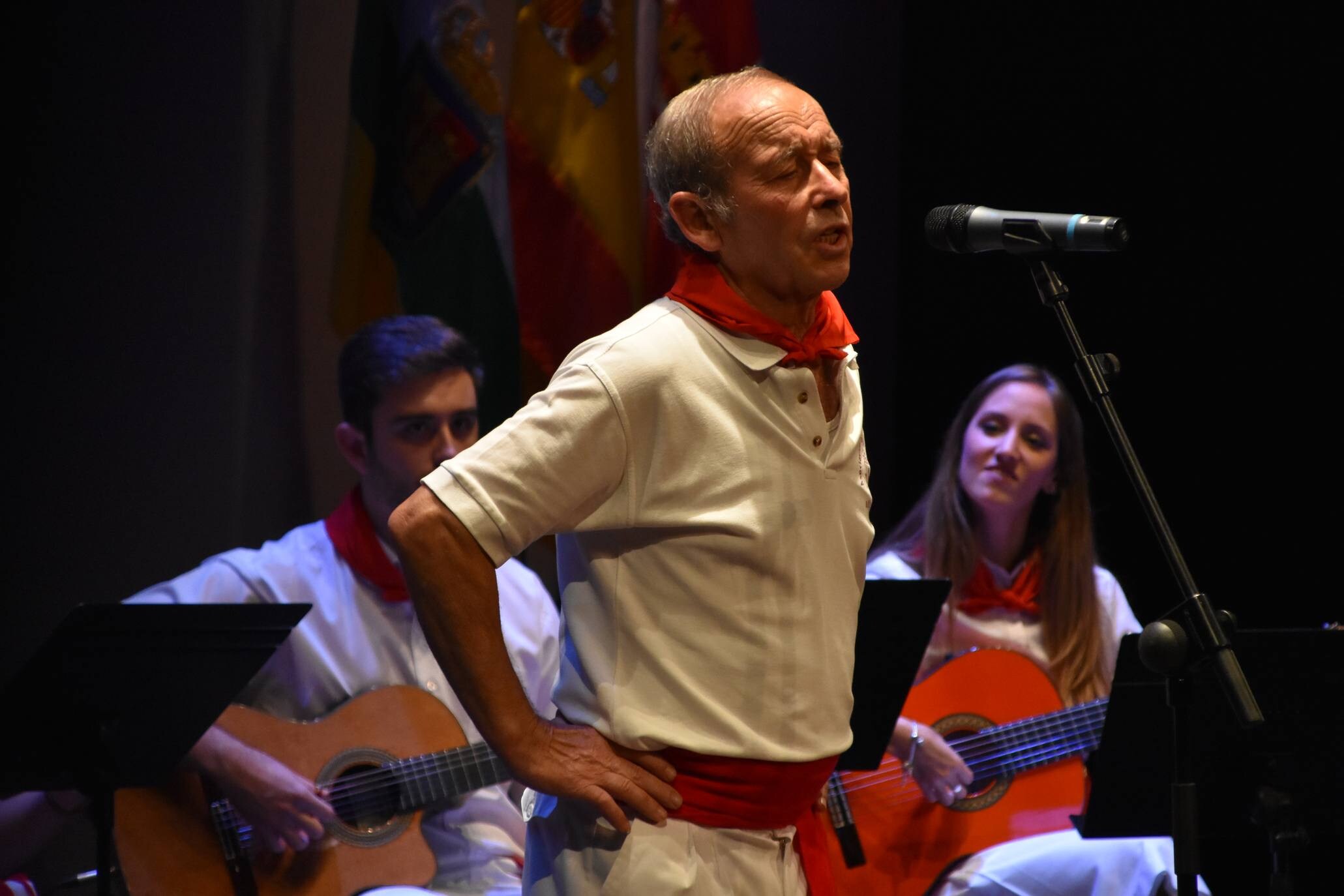 Los joteros veteranos cantan en el festival de Calahorra