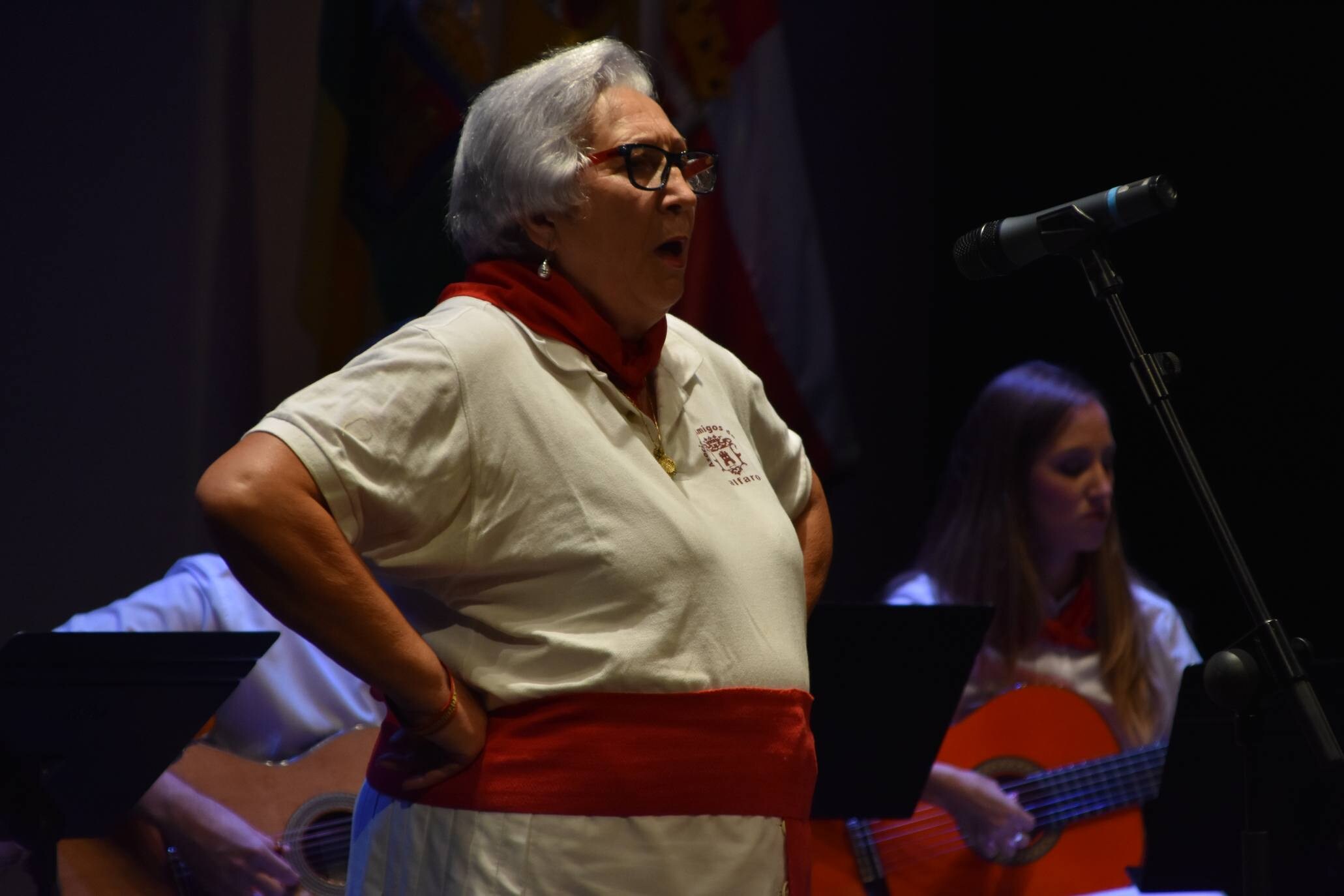 Los joteros veteranos cantan en el festival de Calahorra
