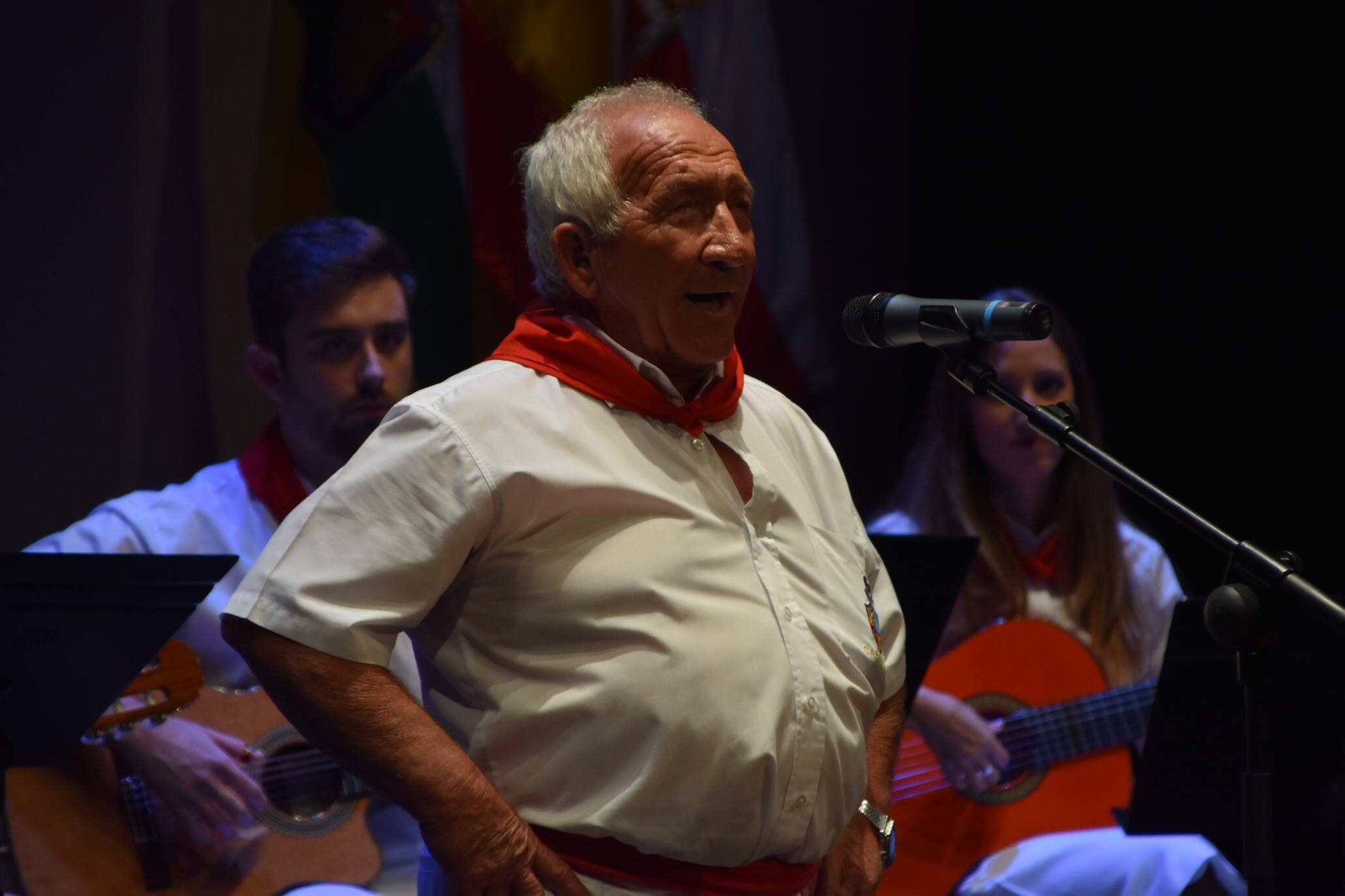 Los joteros veteranos cantan en el festival de Calahorra