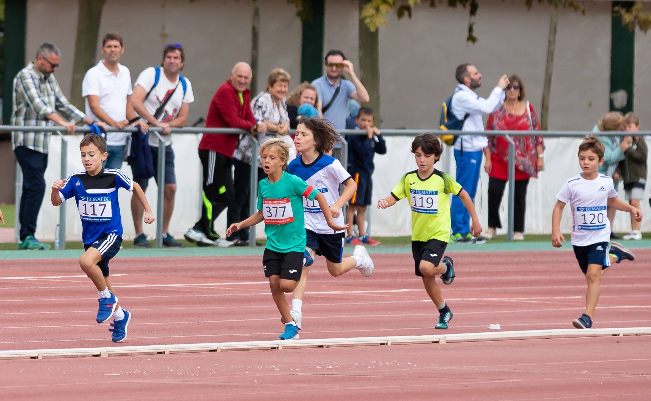 El 1.000 Popular en el Adarraga, la fiesta del atletismo 