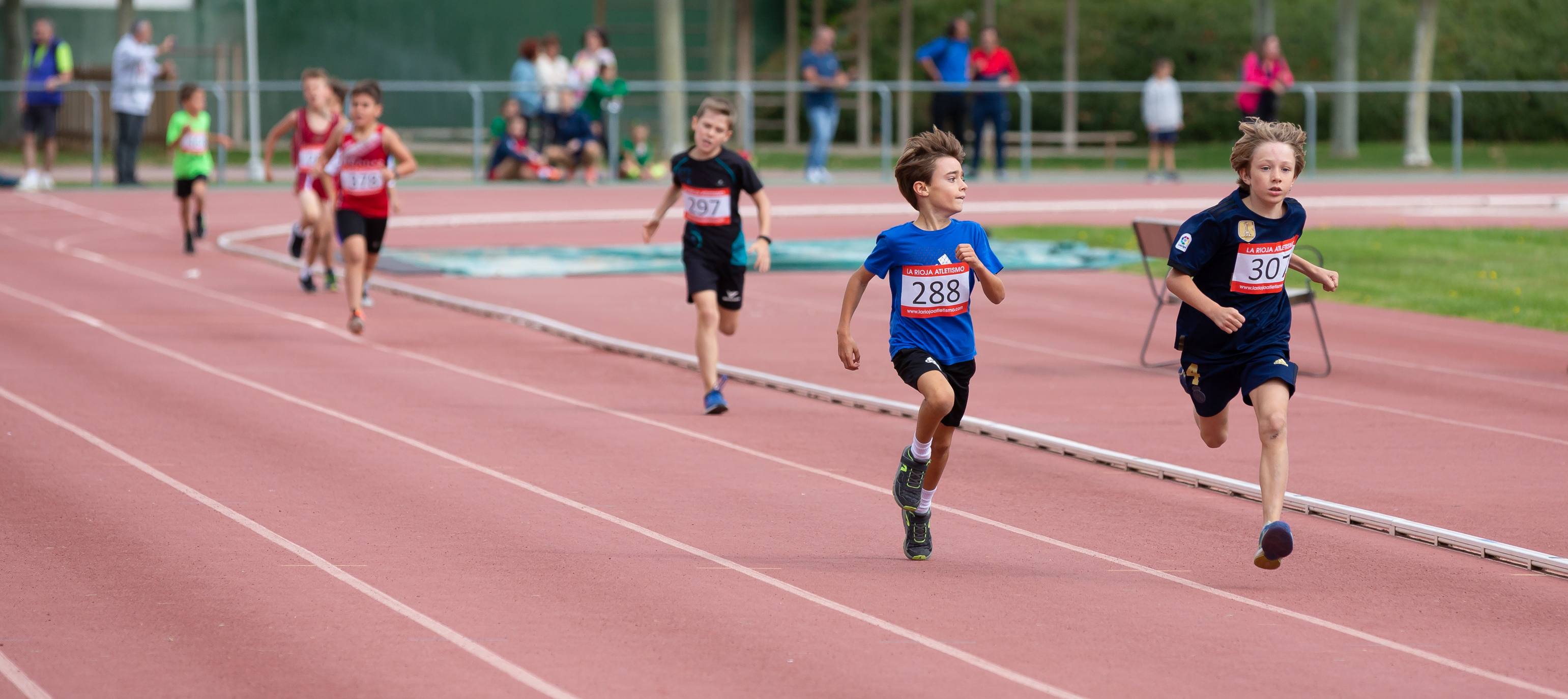 El 1.000 Popular en el Adarraga, la fiesta del atletismo 