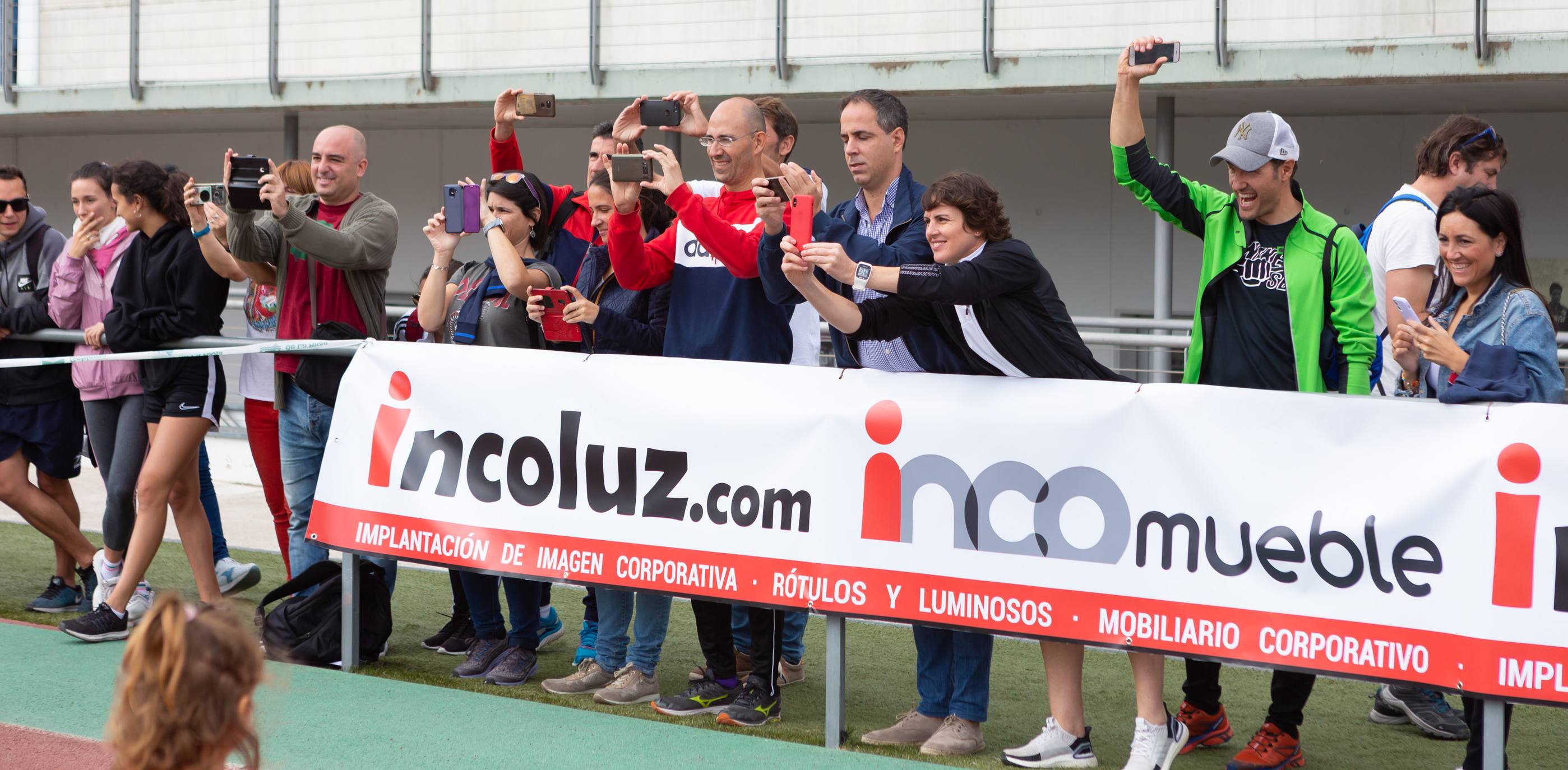 El 1.000 Popular en el Adarraga, la fiesta del atletismo 