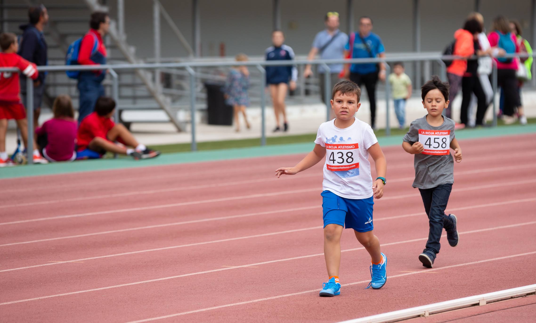 El 1.000 Popular en el Adarraga, la fiesta del atletismo 