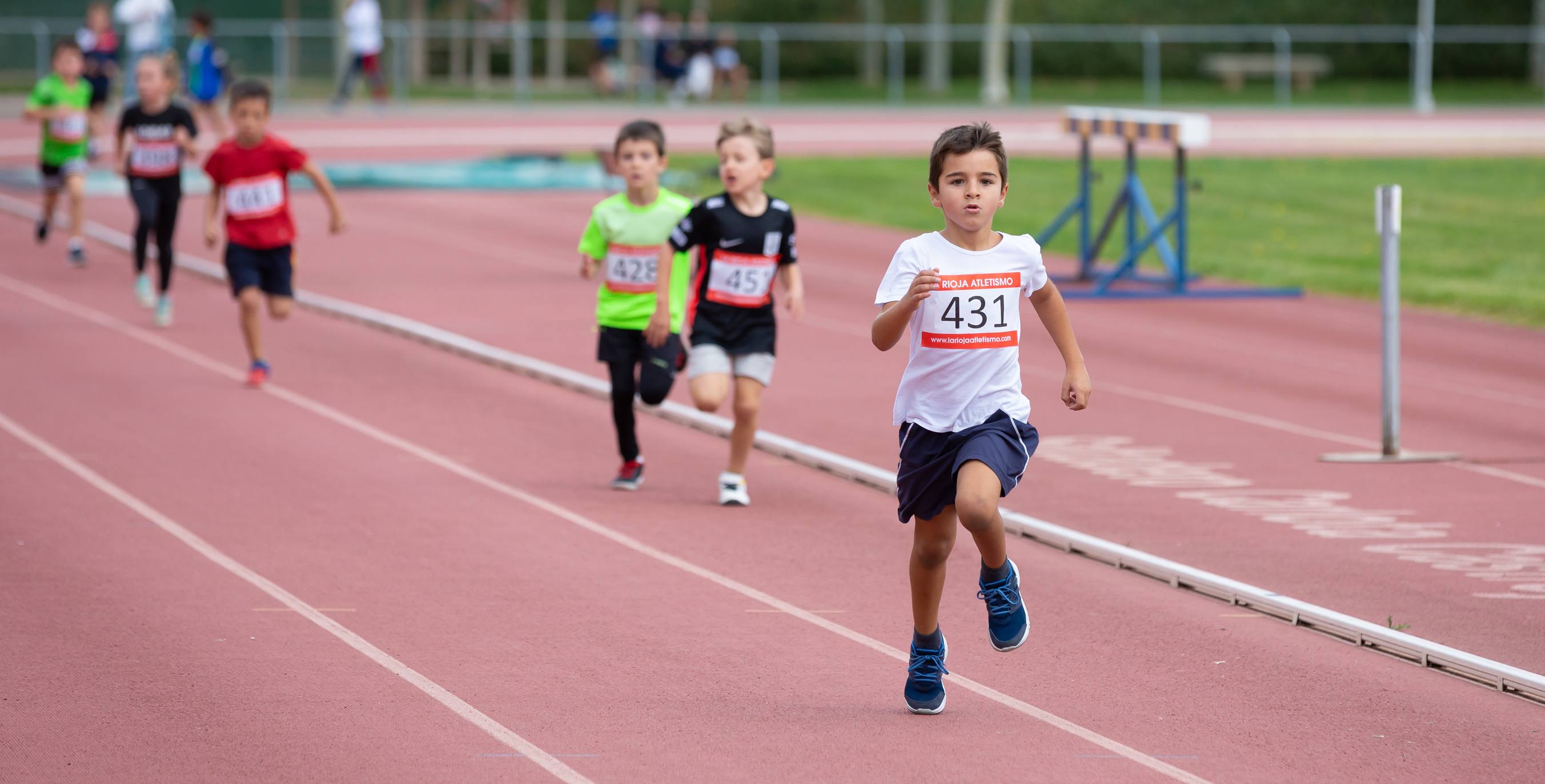 El 1.000 Popular en el Adarraga, la fiesta del atletismo 