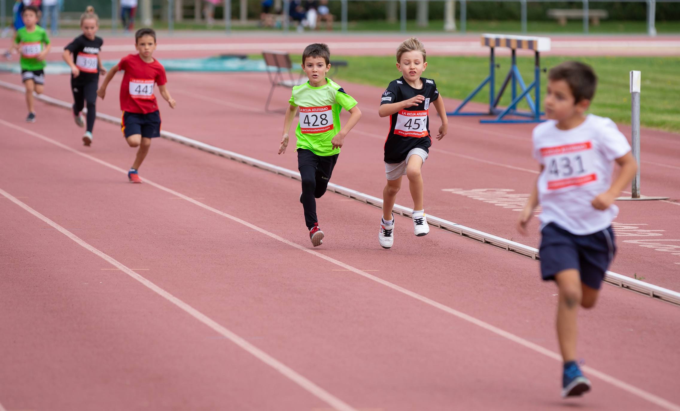 El 1.000 Popular en el Adarraga, la fiesta del atletismo 