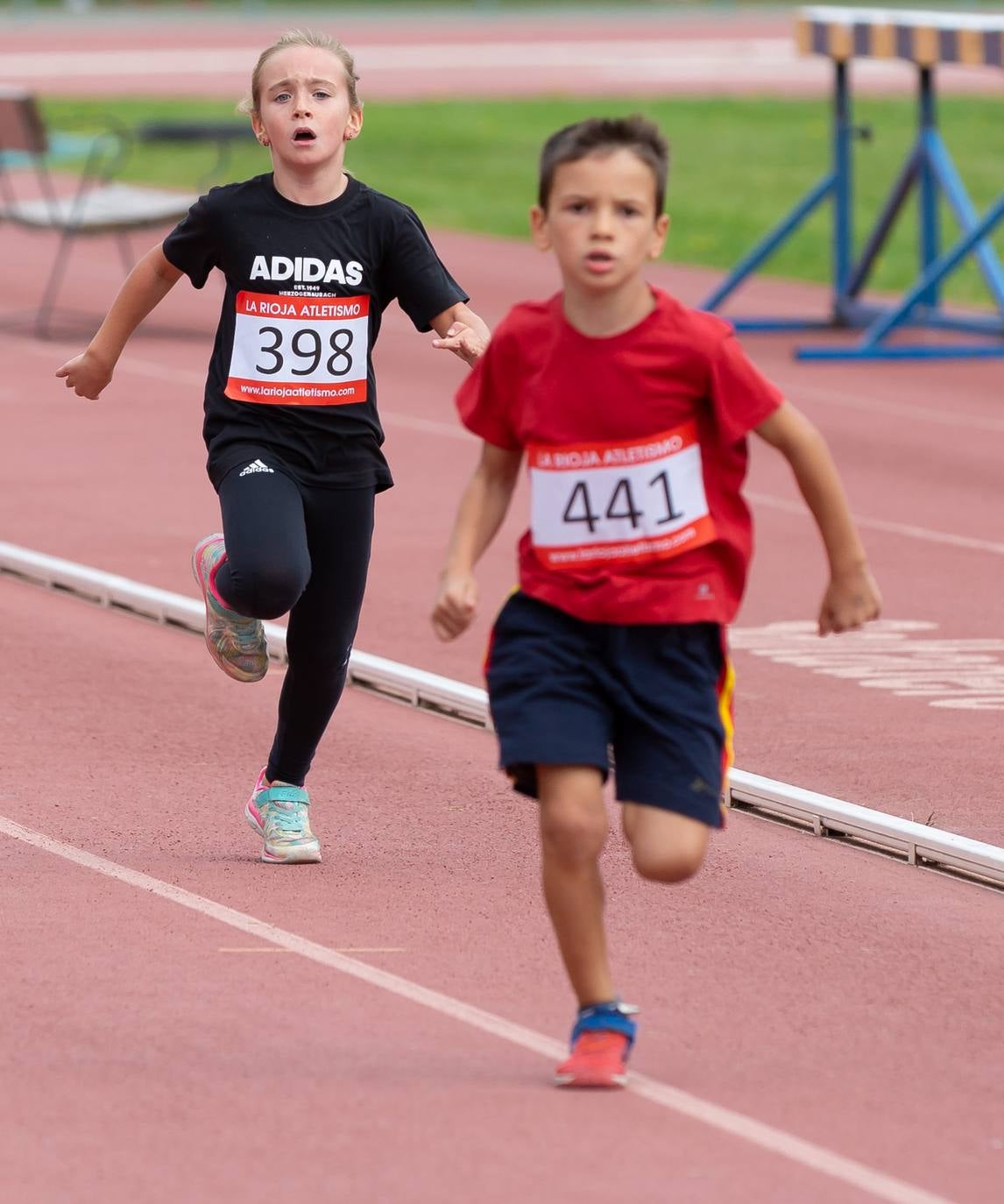 El 1.000 Popular en el Adarraga, la fiesta del atletismo 