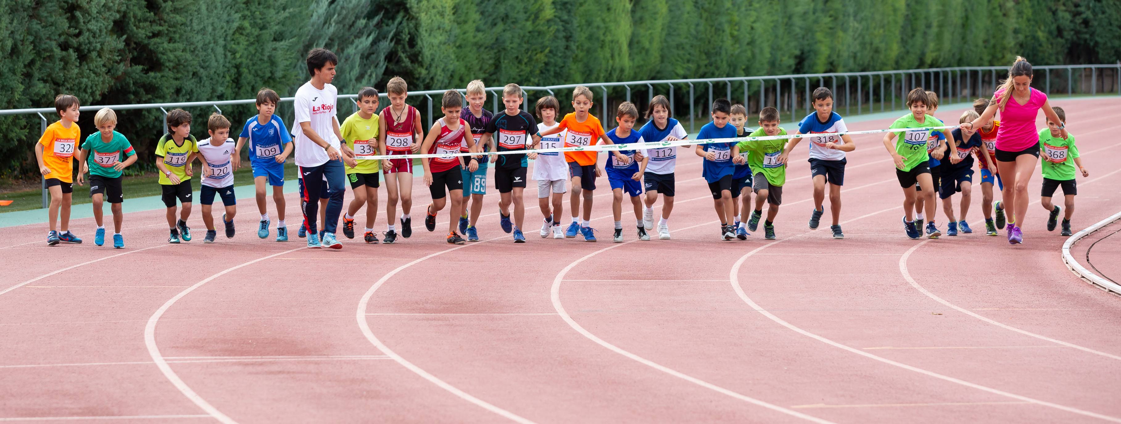 El 1.000 Popular en el Adarraga, la fiesta del atletismo 