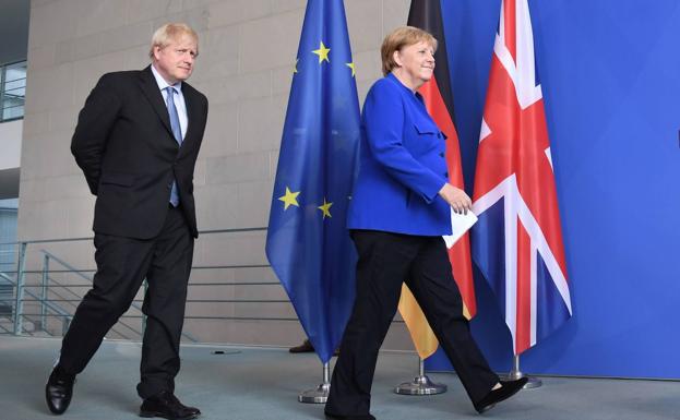 Bruselas se niega a entrar en el «juego de culpas» del primer ministro británico