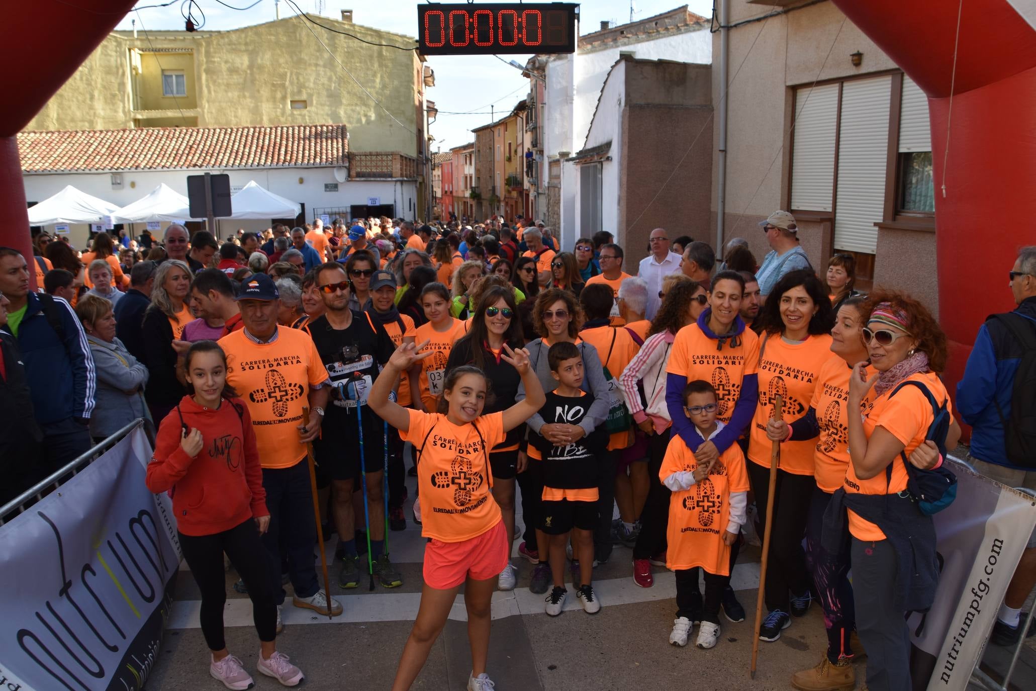 En total 821 hubo participantes entre las tres de los cuales la mayor parte, 658 personas, participaron en la marcha de 11.5 kilómetros por un circuito rural