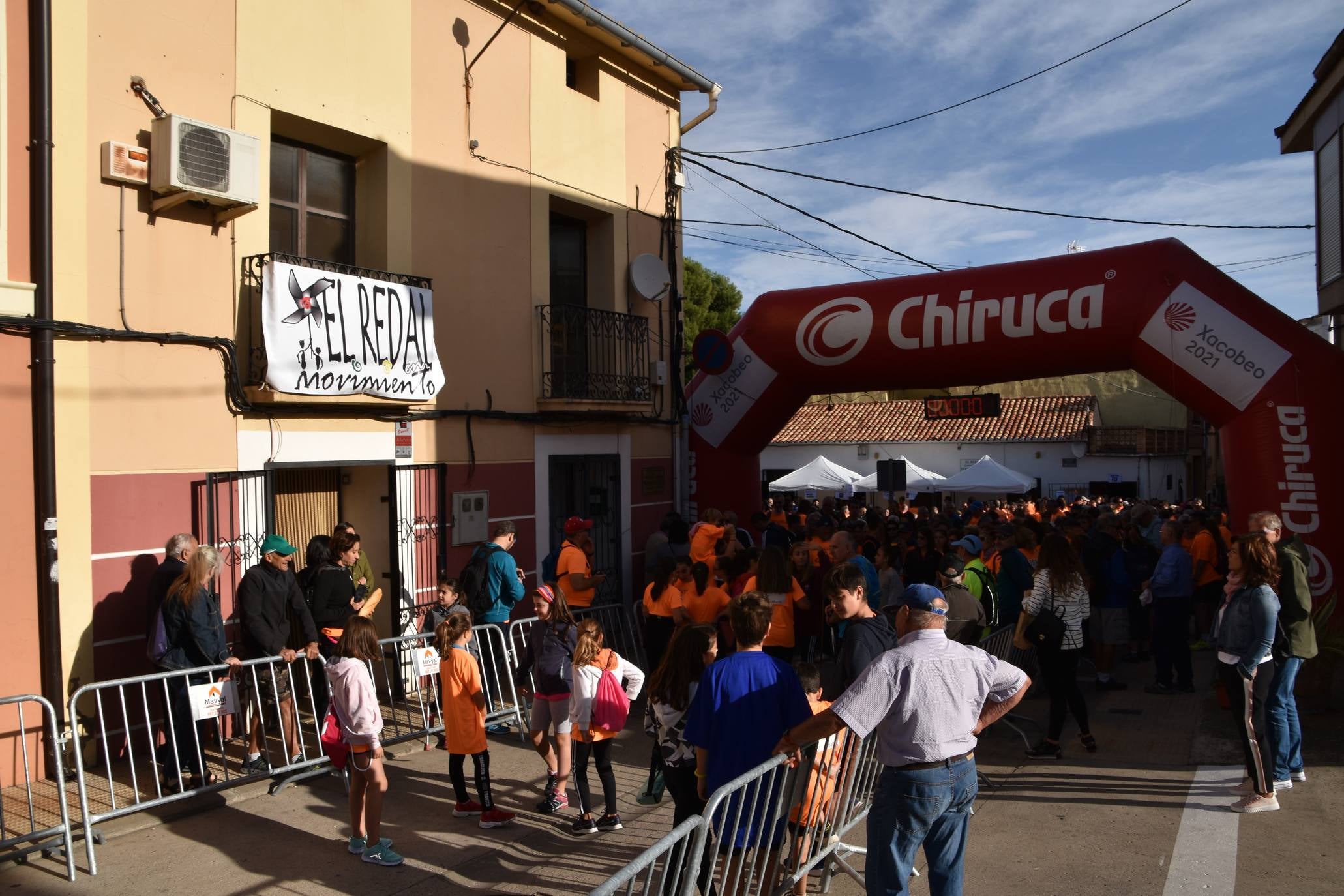 En total 821 hubo participantes entre las tres de los cuales la mayor parte, 658 personas, participaron en la marcha de 11.5 kilómetros por un circuito rural