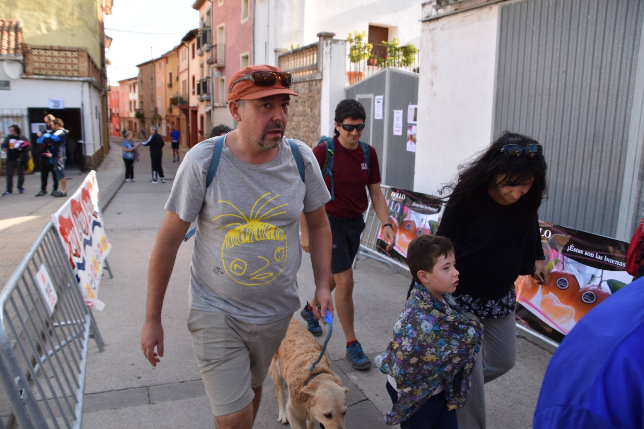 En total 821 hubo participantes entre las tres de los cuales la mayor parte, 658 personas, participaron en la marcha de 11.5 kilómetros por un circuito rural