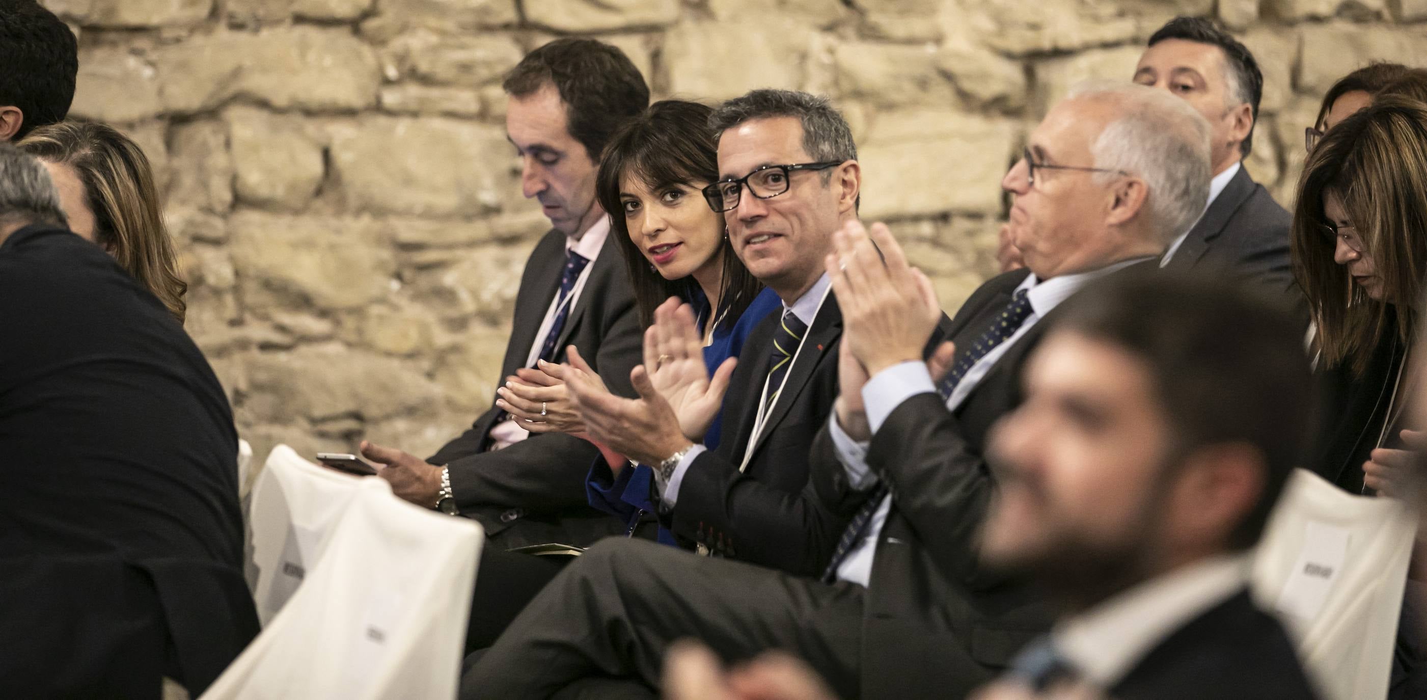 El CEO de la consultora de estrategia corporativa Innsai, Jesús Navarro, ha explicado en Logroño las tendencias innovadoras de futuro en la agricultura, dentro de la Jornada Bankia Forward que ha organizado Diario LA RIOJA en Bodegas Franco-Españolas.