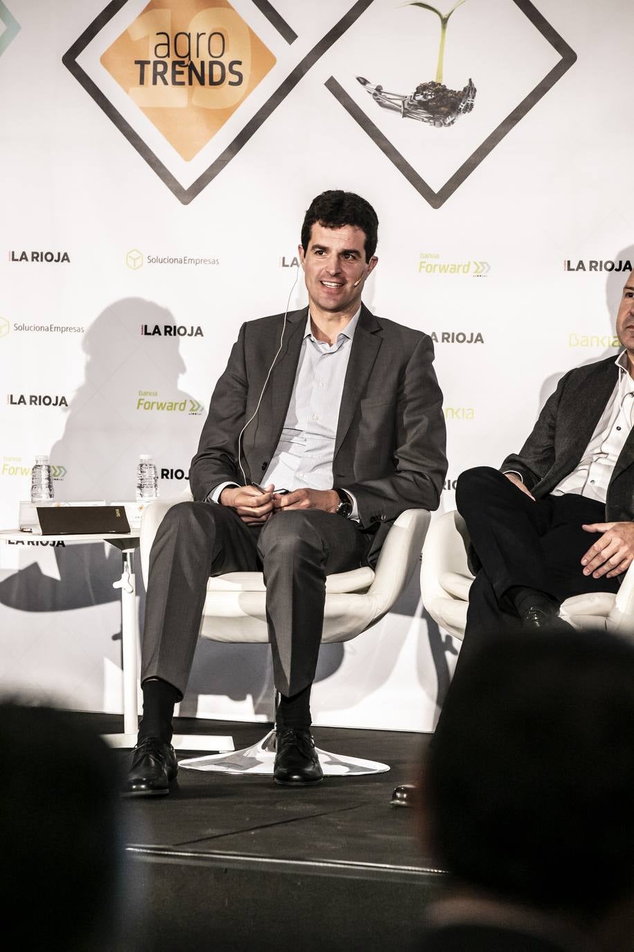 El CEO de la consultora de estrategia corporativa Innsai, Jesús Navarro, ha explicado en Logroño las tendencias innovadoras de futuro en la agricultura, dentro de la Jornada Bankia Forward que ha organizado Diario LA RIOJA en Bodegas Franco-Españolas.