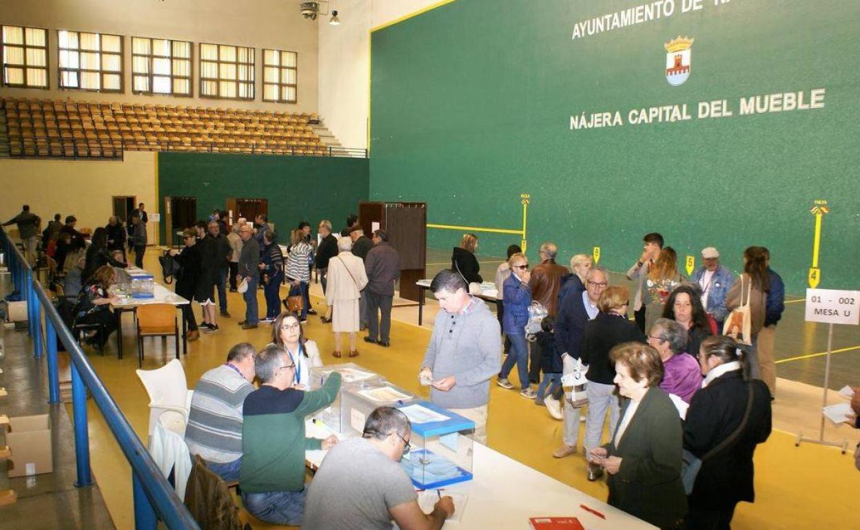 Una imagen de la pasada jornada electoral en Nájera.