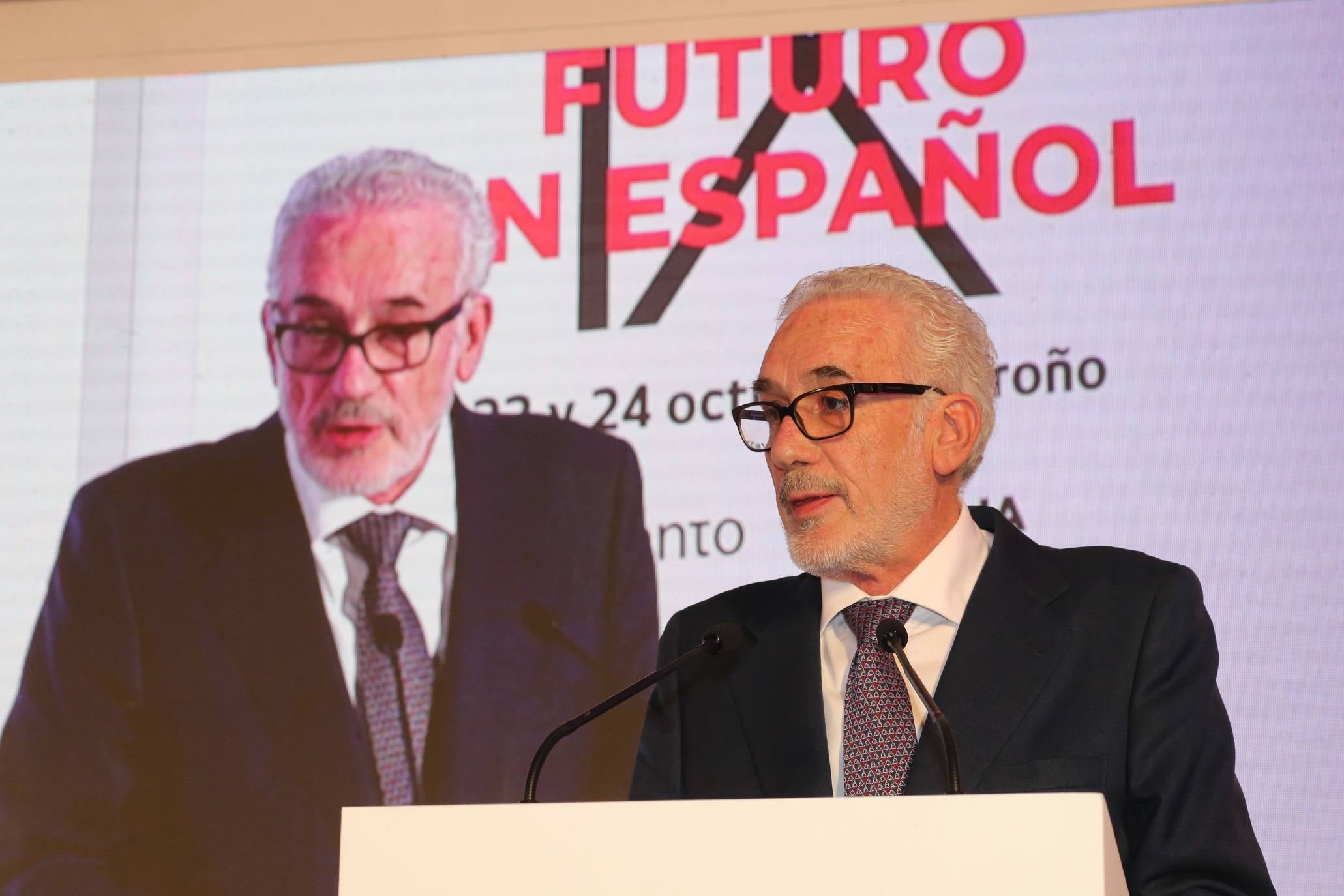 Vargas Llosa abre las Jornadas Futuro en Español en una conversación con Pedro Cateriano en el Círculo Logroñés
