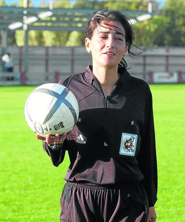 Mayte Porro, durante su época como colegiada.