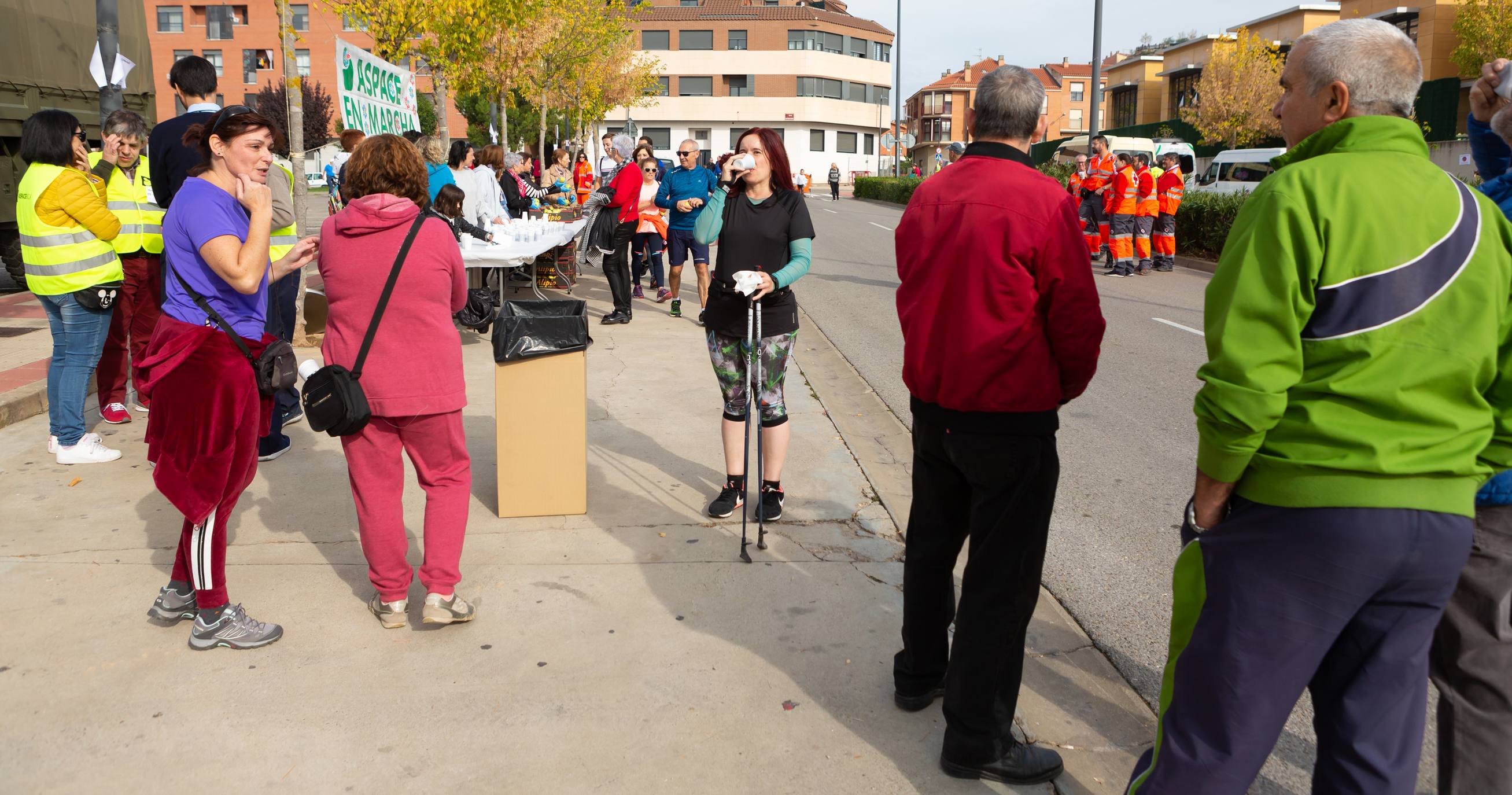 Los marchosos tienen que completar un recorrido llano de 19 kilómetros, desde la capital riojana hacia Villamediana de Iregua, Alberite y Lardero