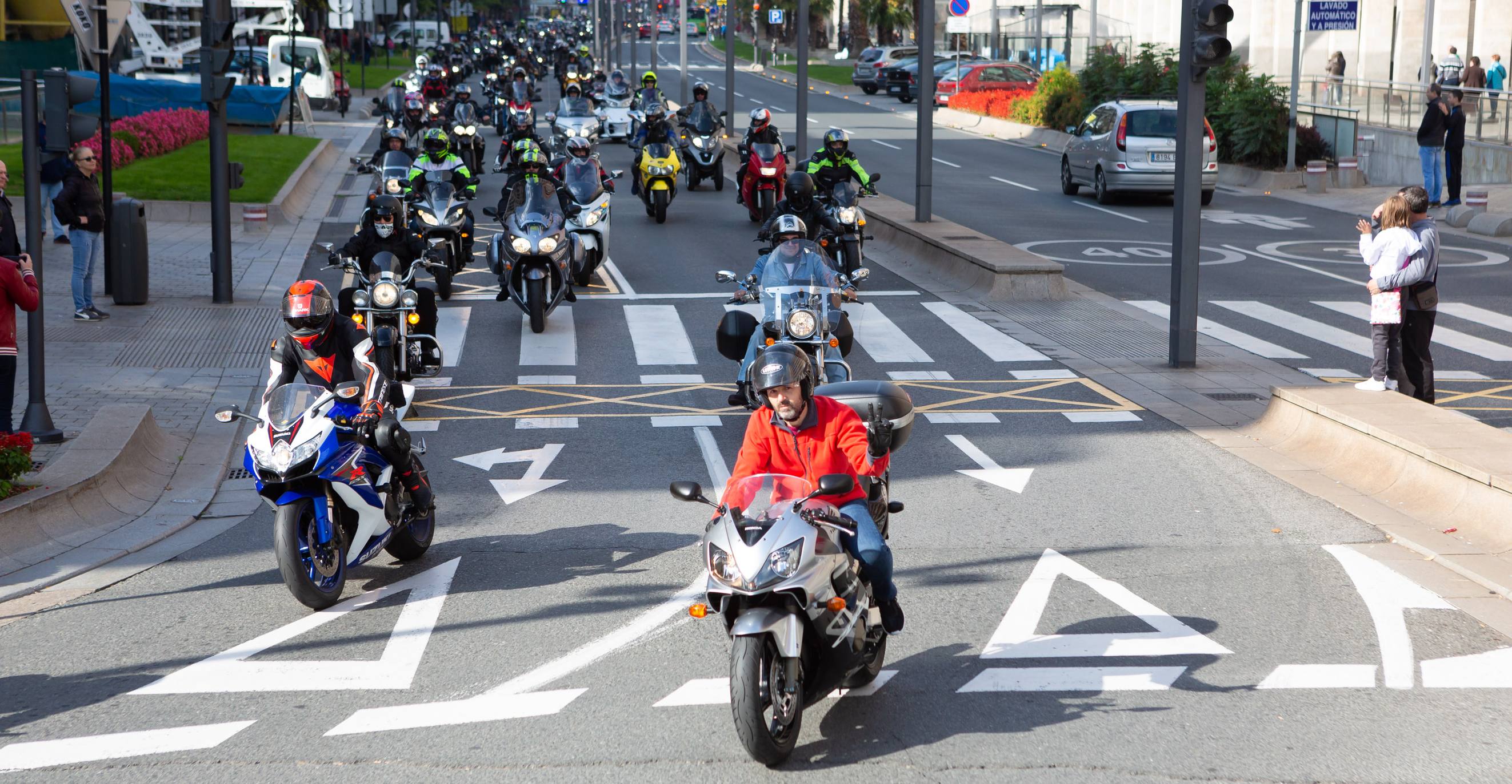 Las calles de la capital se han llenado con el rugido de los motores de las motos. 