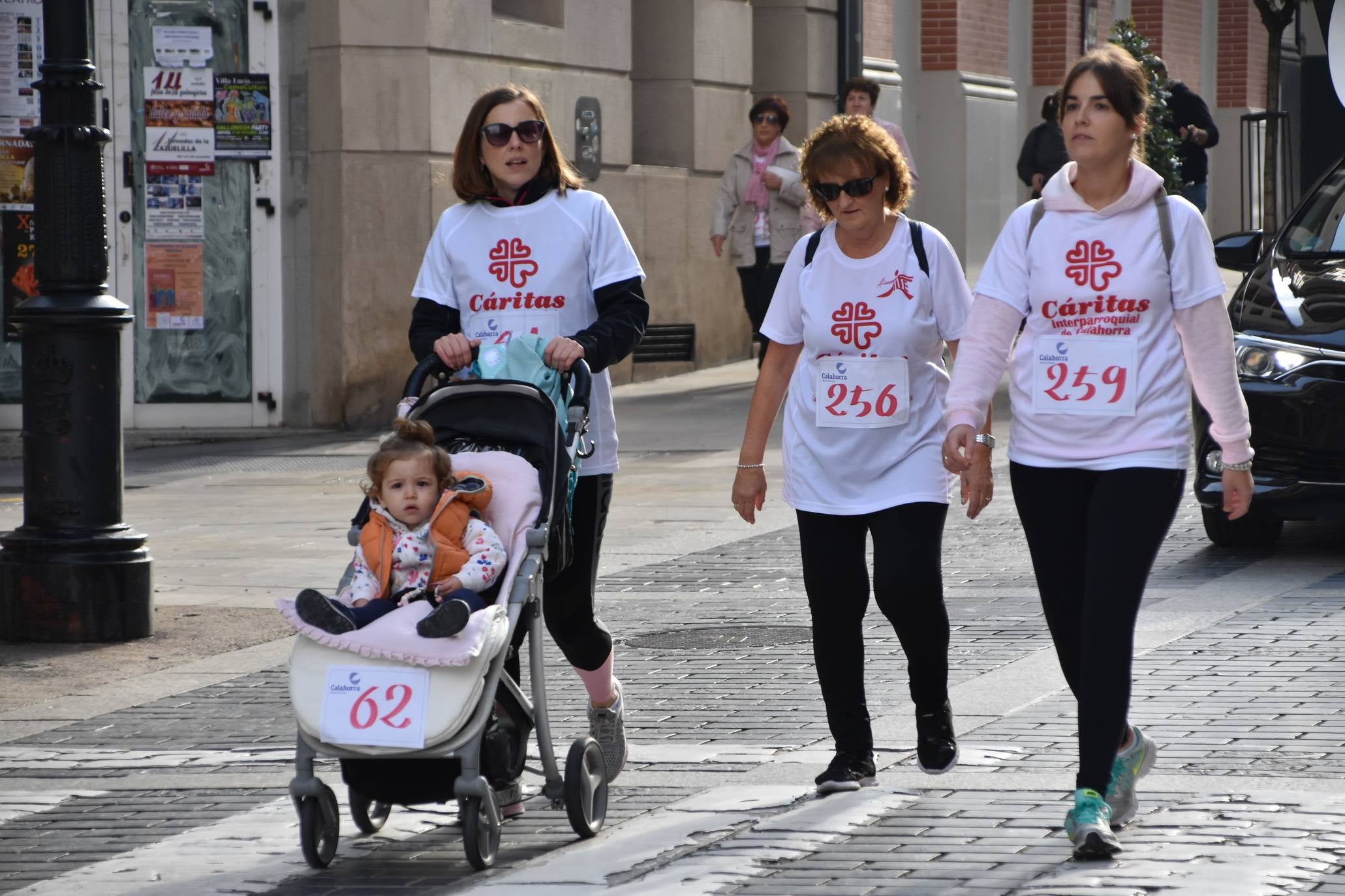 343 personas participaron en la marcha