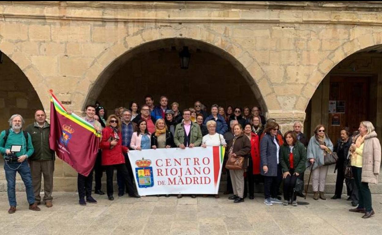 El Centro Riojano de Madrid peregrinó ayer a Santo Domingo de la Calzada