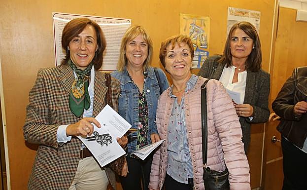 Imagen principal - Arriba, Olga Hernáez, Beatriz Cerezuela y Arturo Astorga. Abajo, a la izquierda, María Vega García, Maripaz Jiménez, Conchi Sáez y Charo Ramírez.Y abajo a la derecha, Marían Rodríguez, Nerea Saola y la niña Aitana Muñoz.