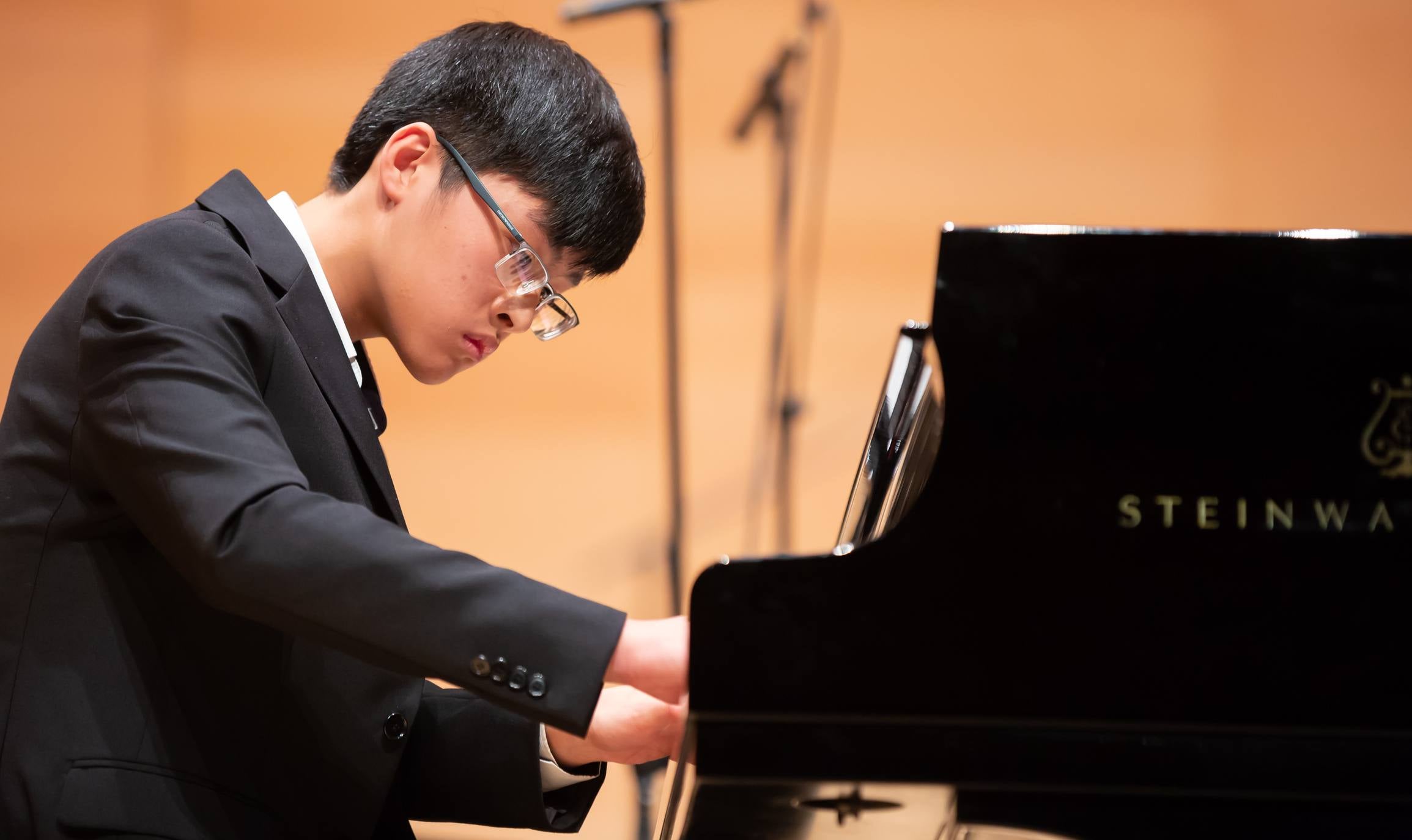 Este miércoles ha tenido lugar en el Riojafórum el festival de piano donde se galardonó a los pianistas vencedores de las diferentes categorías. Una jornada lúdica donde se interpretaron algunas de las piezas más conocidas del género musical