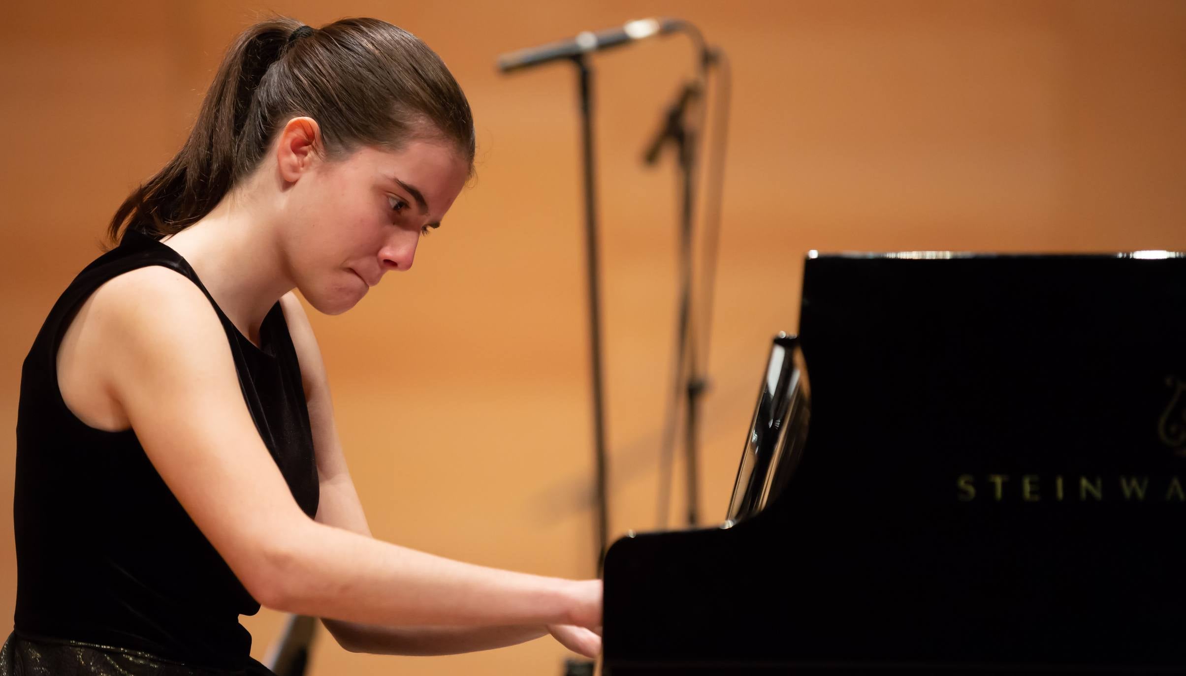 Este miércoles ha tenido lugar en el Riojafórum el festival de piano donde se galardonó a los pianistas vencedores de las diferentes categorías. Una jornada lúdica donde se interpretaron algunas de las piezas más conocidas del género musical