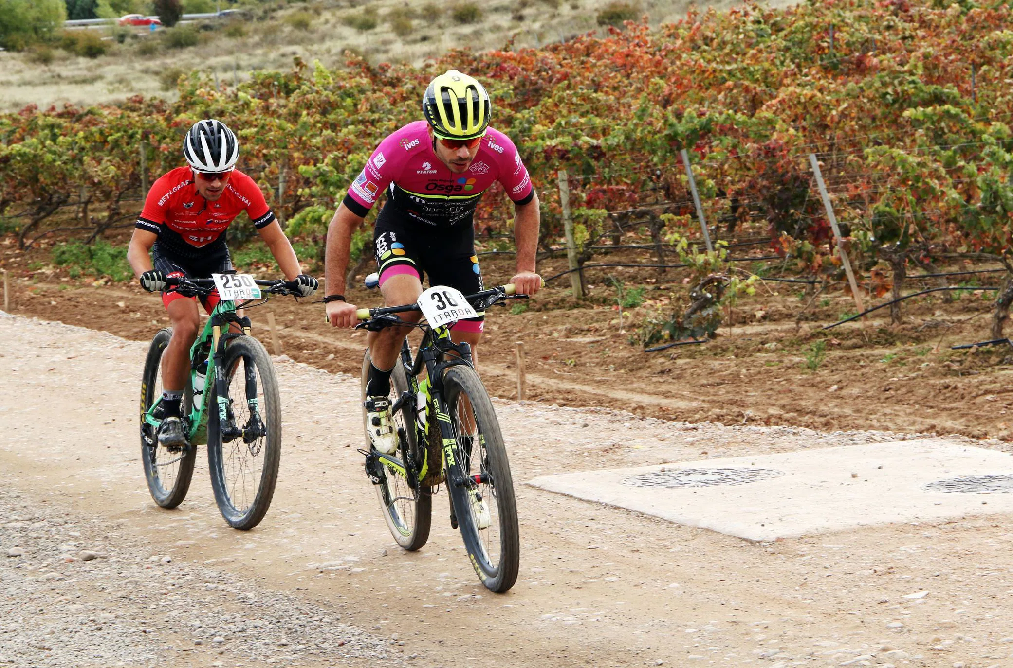 El ciclista logroñés se ha impuesto en el circuito de La Grajera y revalida su victoria en la general. 
