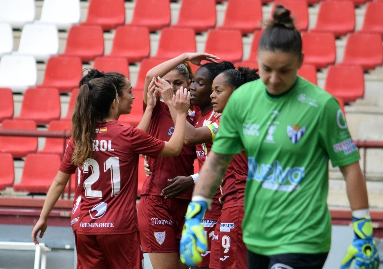 Las jugadoras del EDF celebran un gol durante un duelo de esta temporada. :