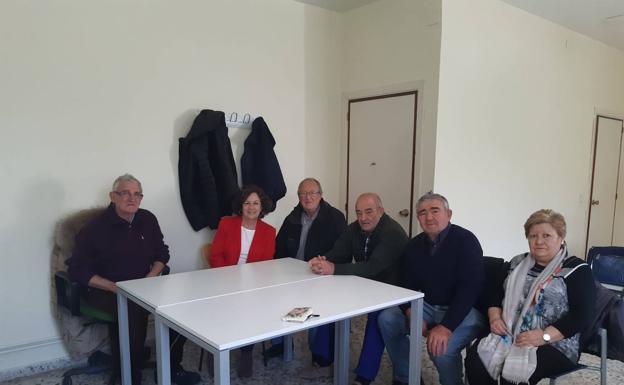 Reunión con la junta directiva del Club de la Tercera Edad.