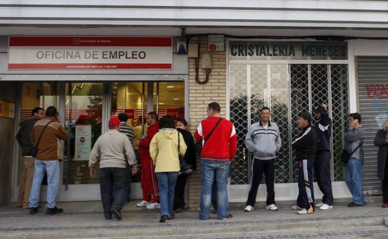 Oficina de desempleo en Madrid. 