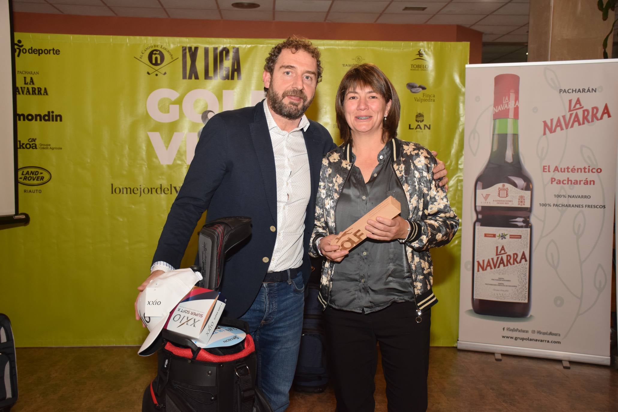 Entrega de premios a los ganadores de la Liga de Golf y Vino. 