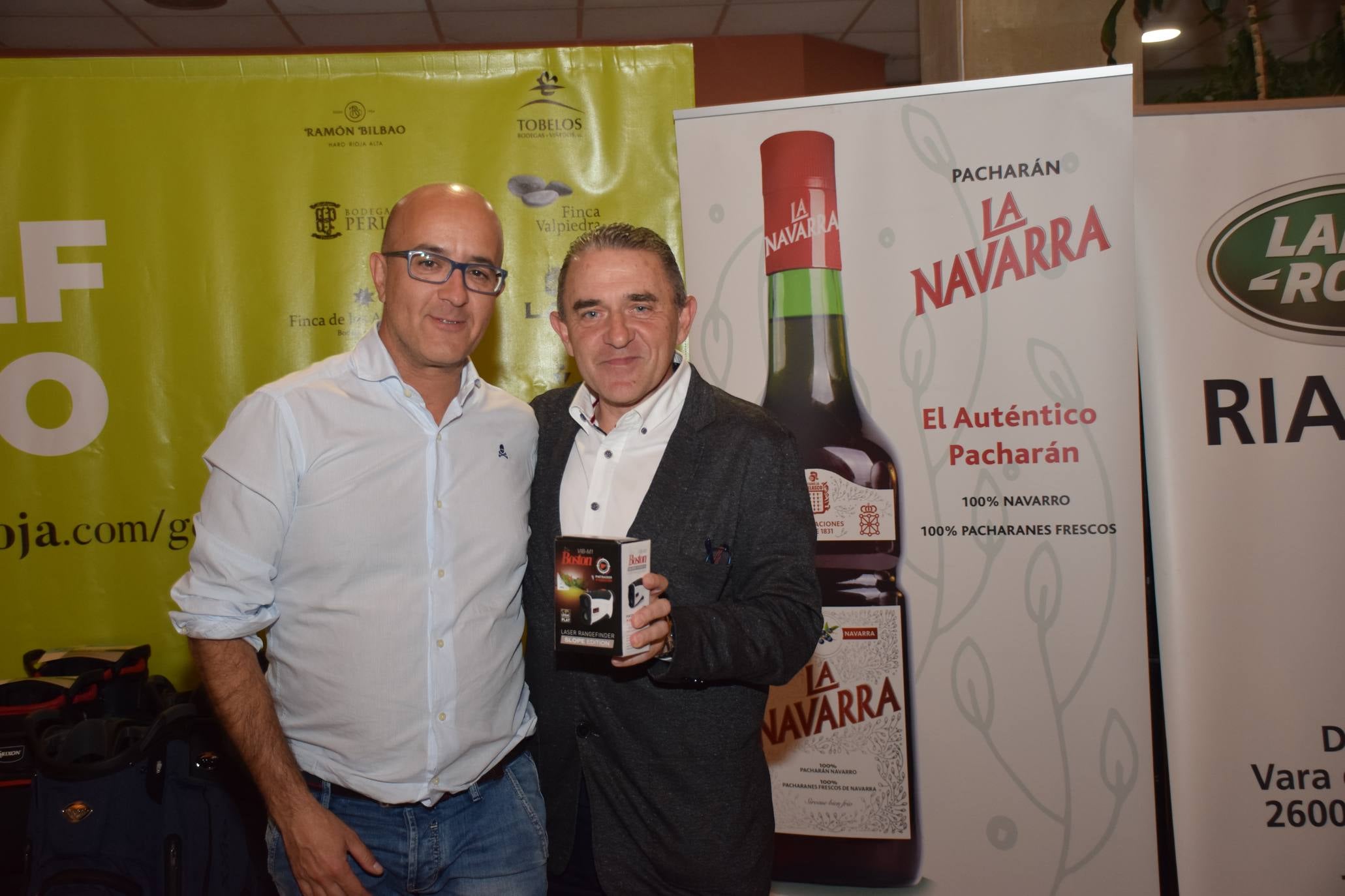 Entrega de premios a los ganadores de la Liga de Golf y Vino. 