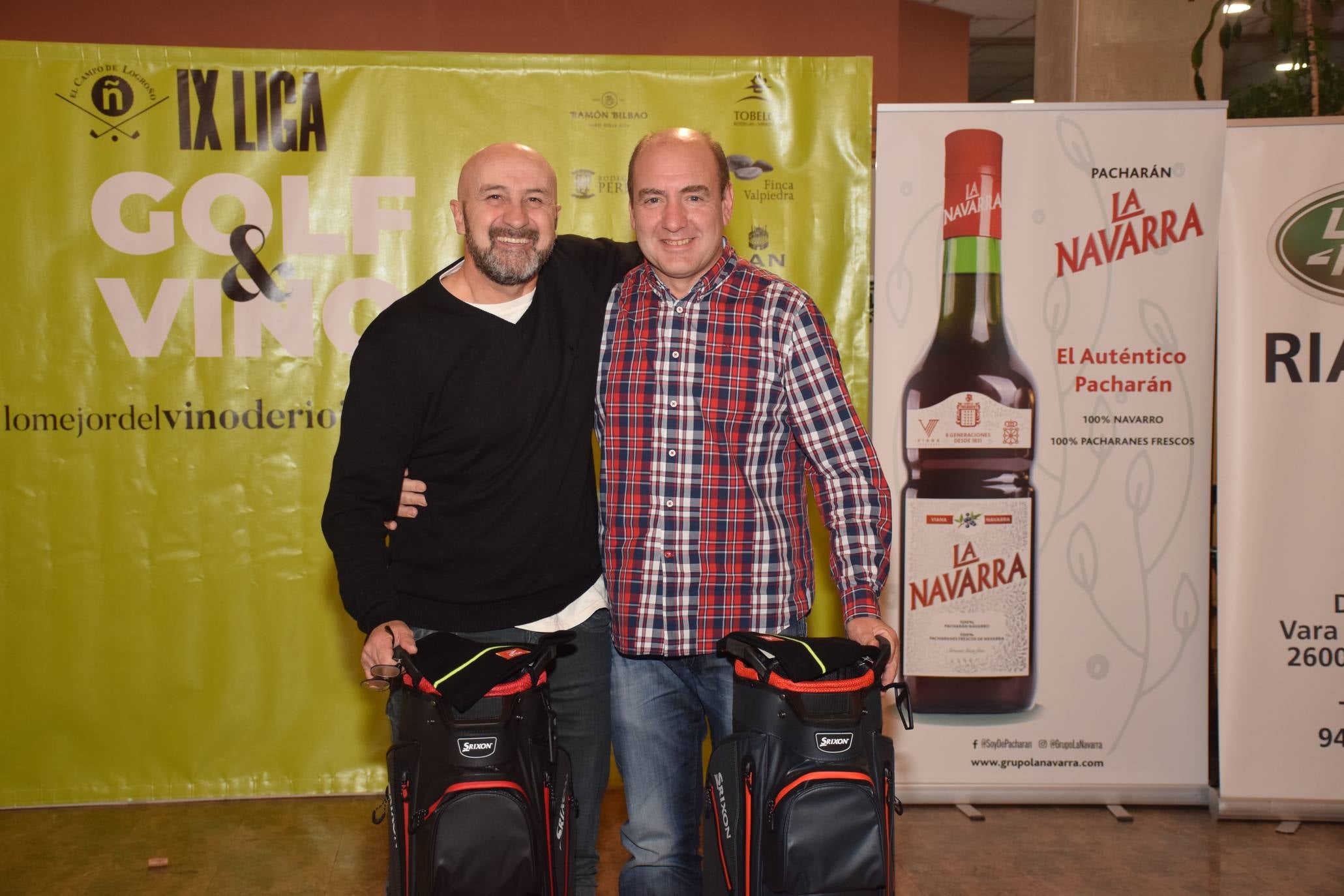 Entrega de premios a los ganadores de la Liga de Golf y Vino. 