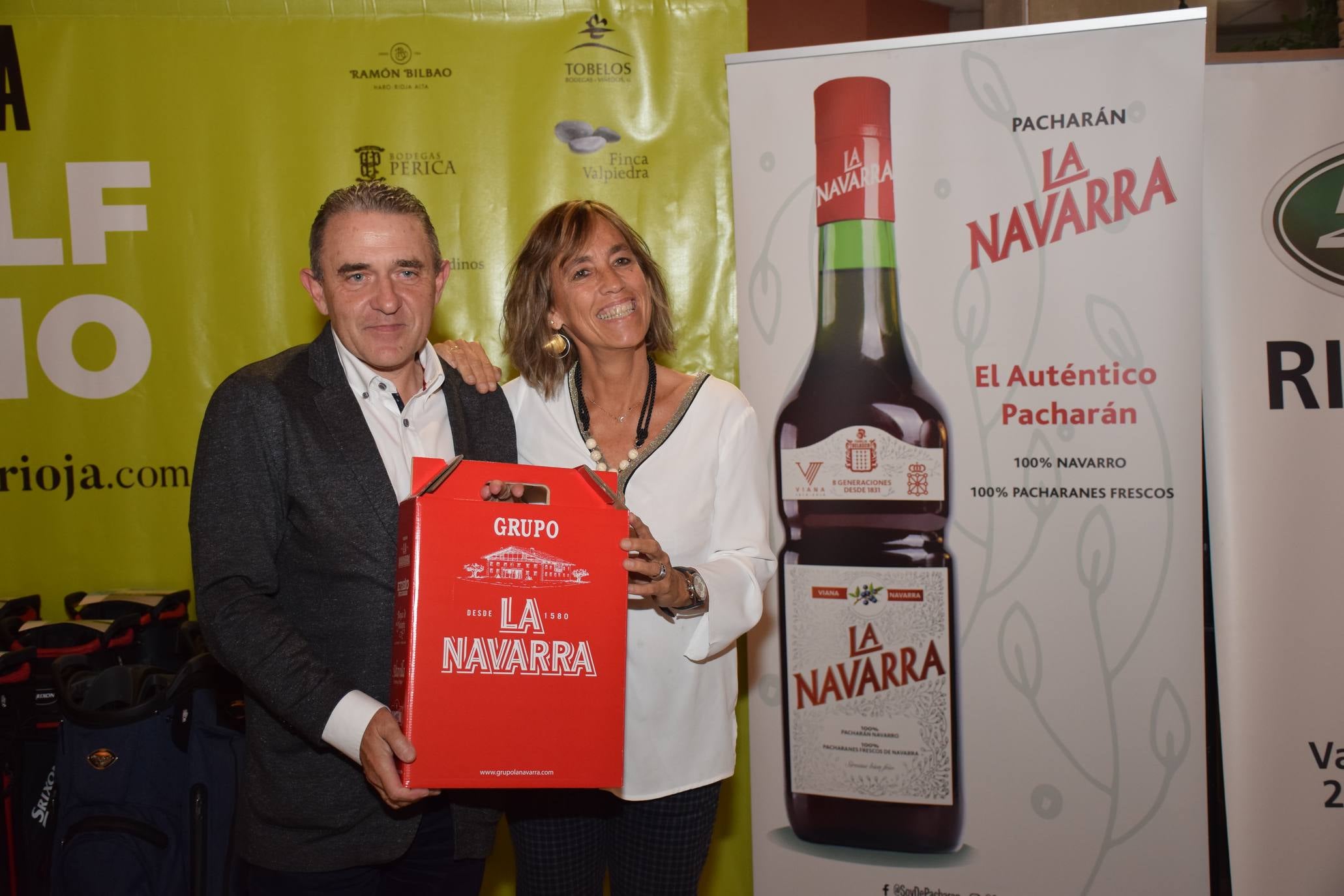 Entrega de premios a los ganadores de la Liga de Golf y Vino. 