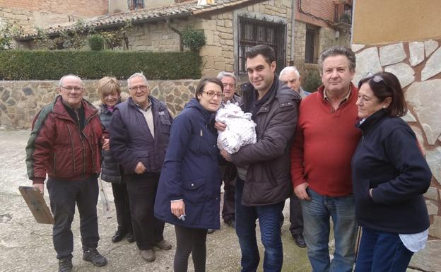 Nicolás, con sus padres en Herramélluri