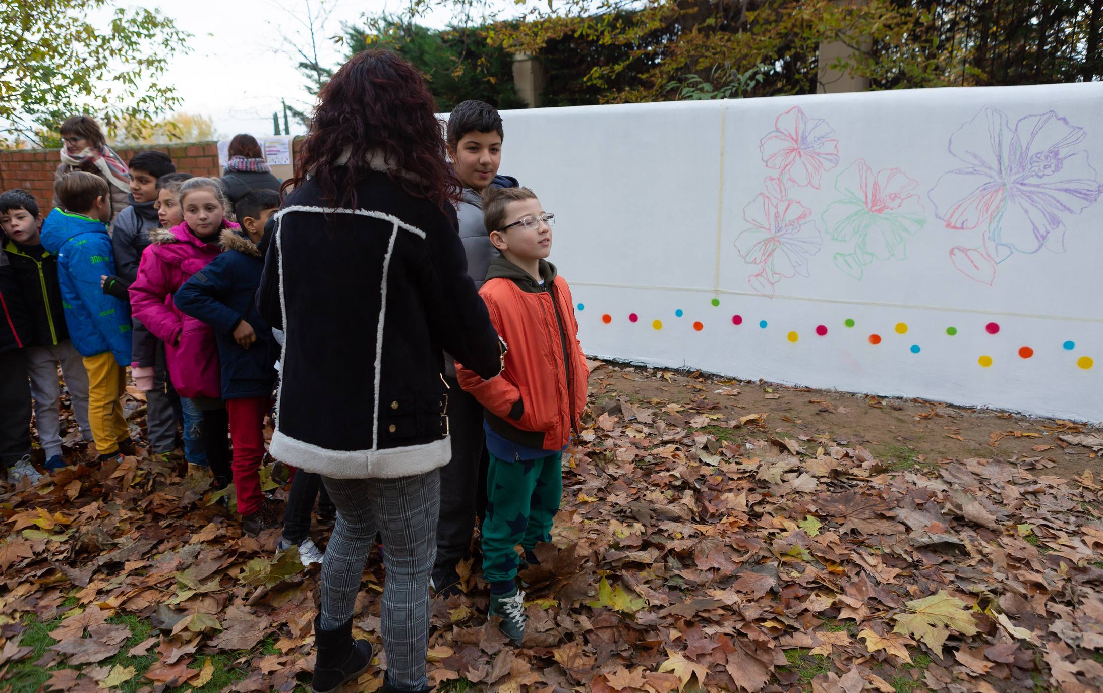 Escolares de Logroño pintan un mural en General Urrutia por las víctimas machistas