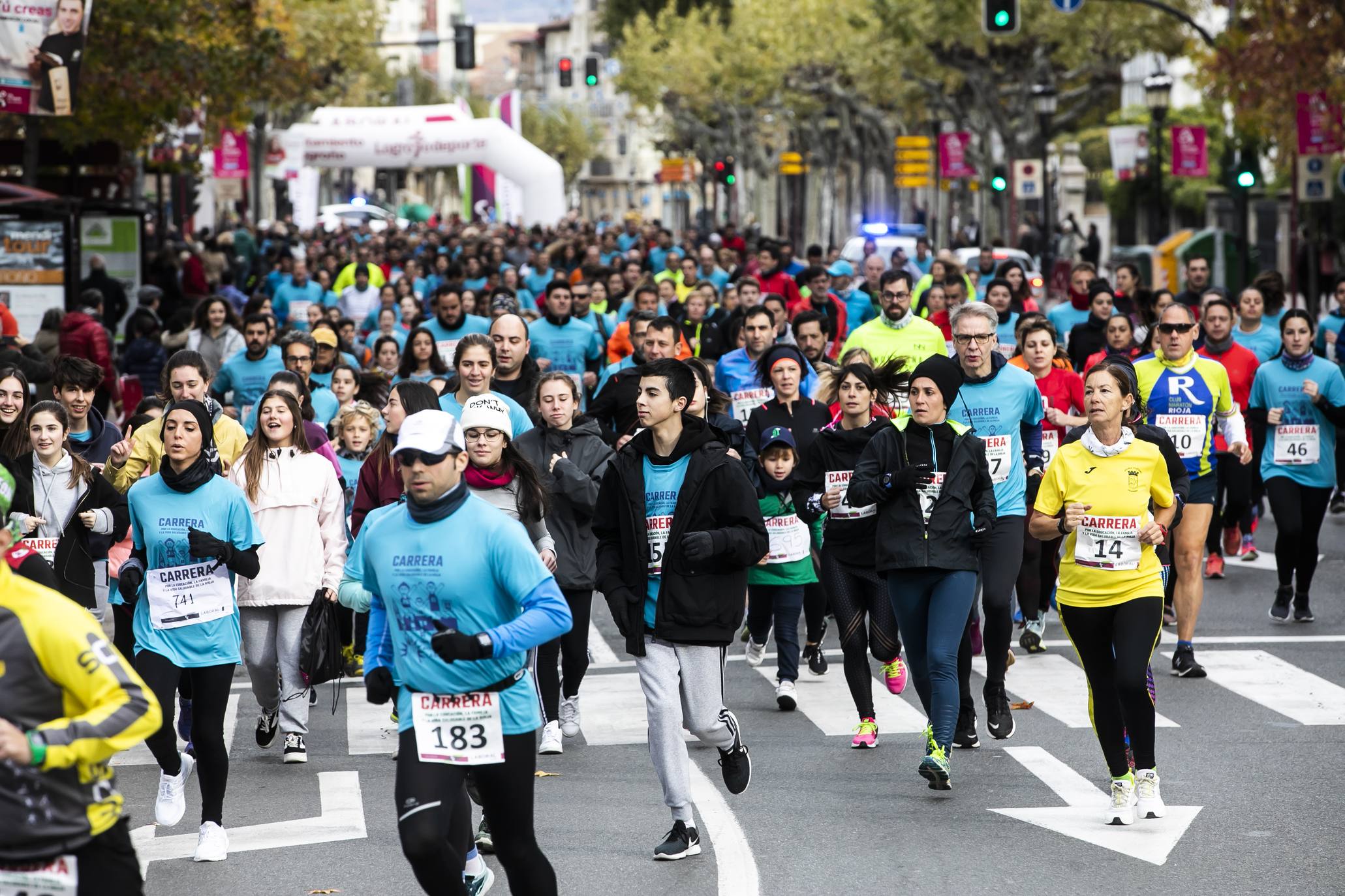 Cientos de familias y amigos han salido este domingo a hacer deporte por la capital riojana... ¡con un ambientazo increíble!