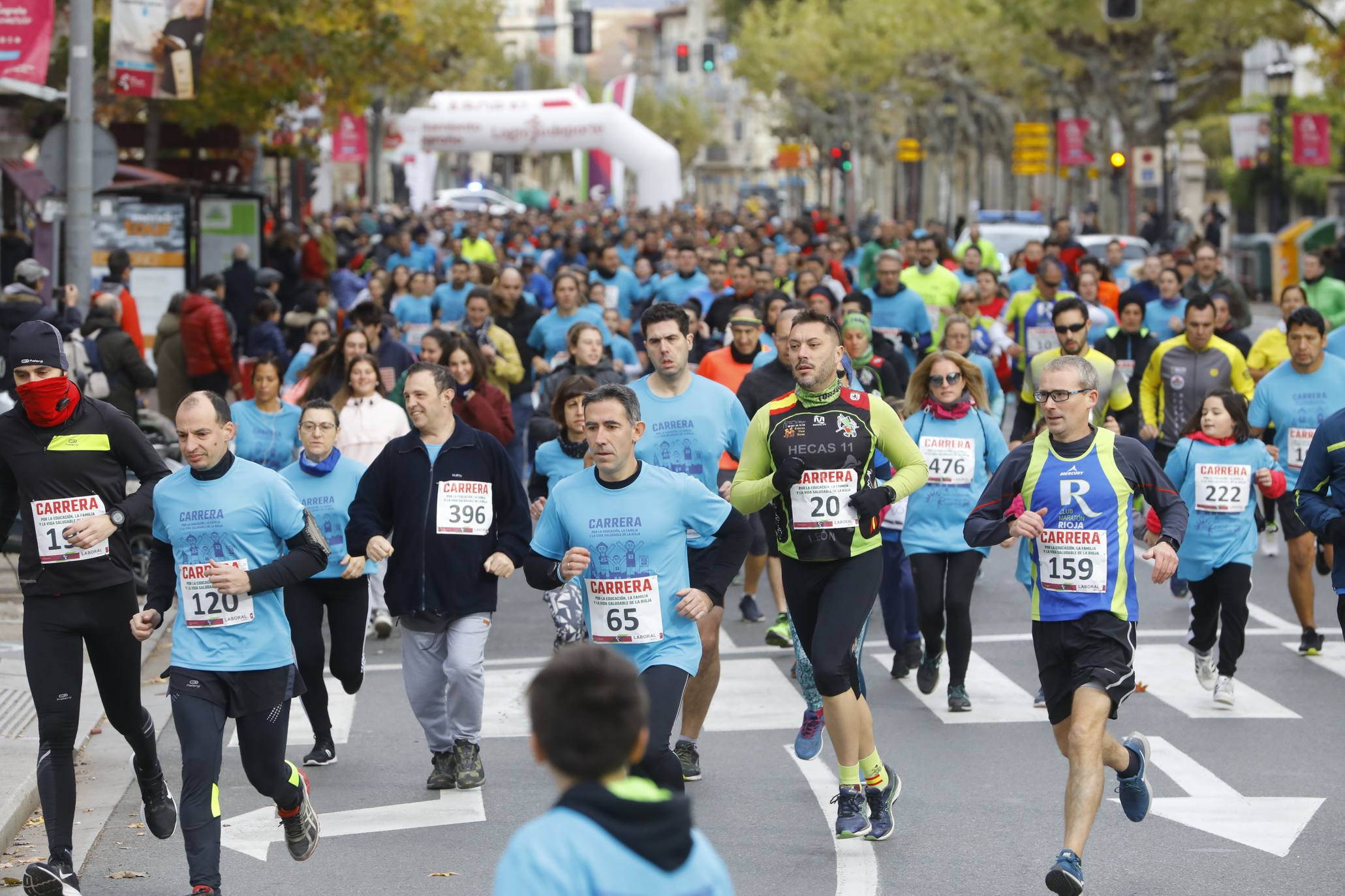 Cientos de familias y amigos han salido este domingo a hacer deporte por la capital riojana... ¡con un ambientazo increíble!