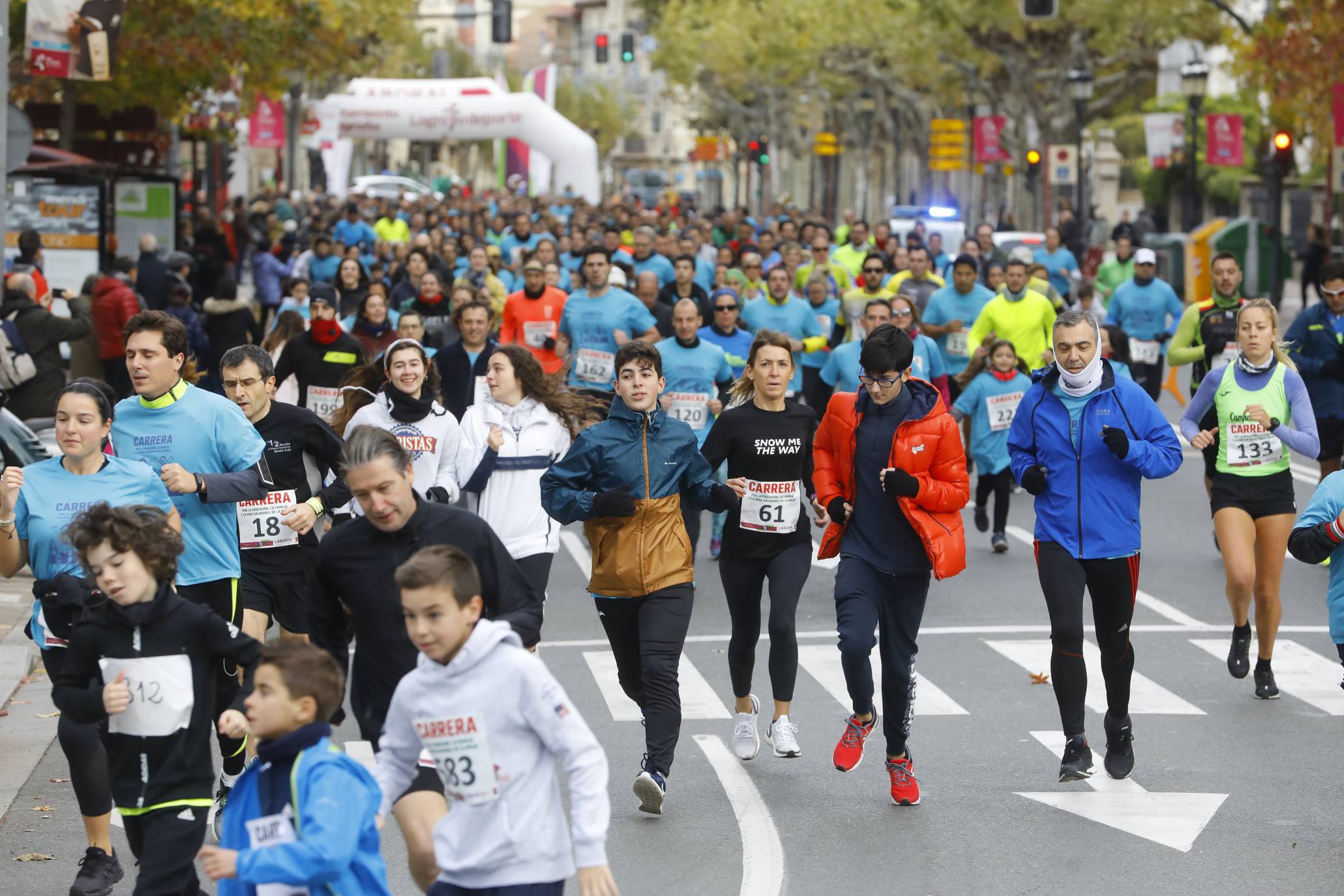 Cientos de familias y amigos han salido este domingo a hacer deporte por la capital riojana... ¡con un ambientazo increíble!