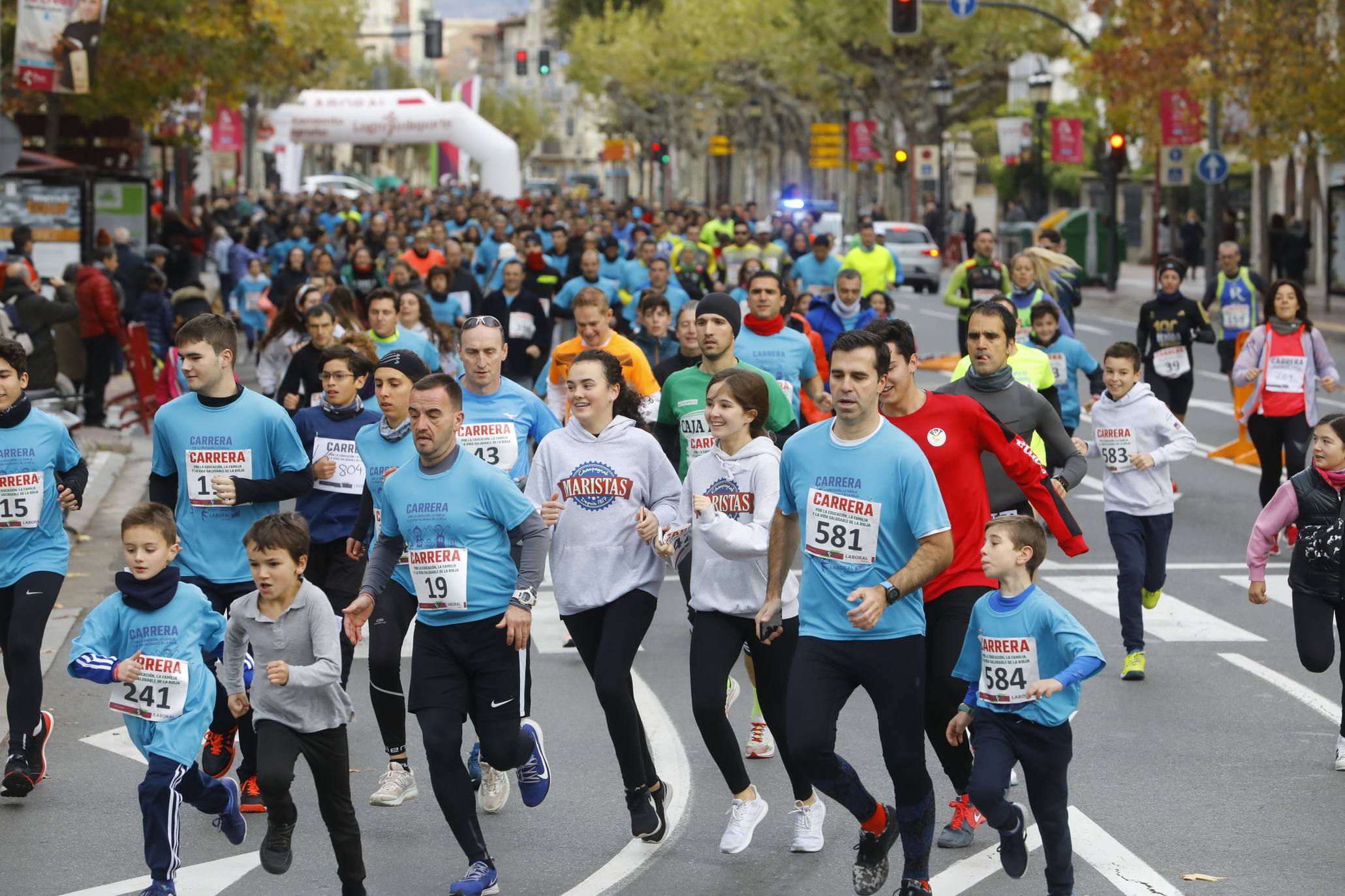 Cientos de familias y amigos han salido este domingo a hacer deporte por la capital riojana... ¡con un ambientazo increíble!