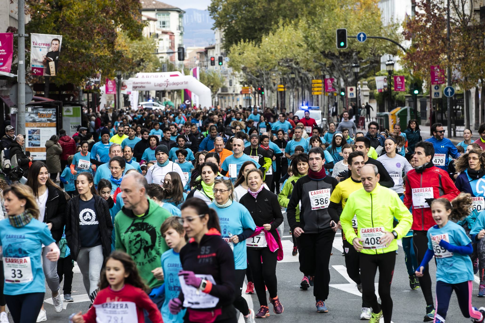 Cientos de familias y amigos han salido este domingo a hacer deporte por la capital riojana... ¡con un ambientazo increíble!