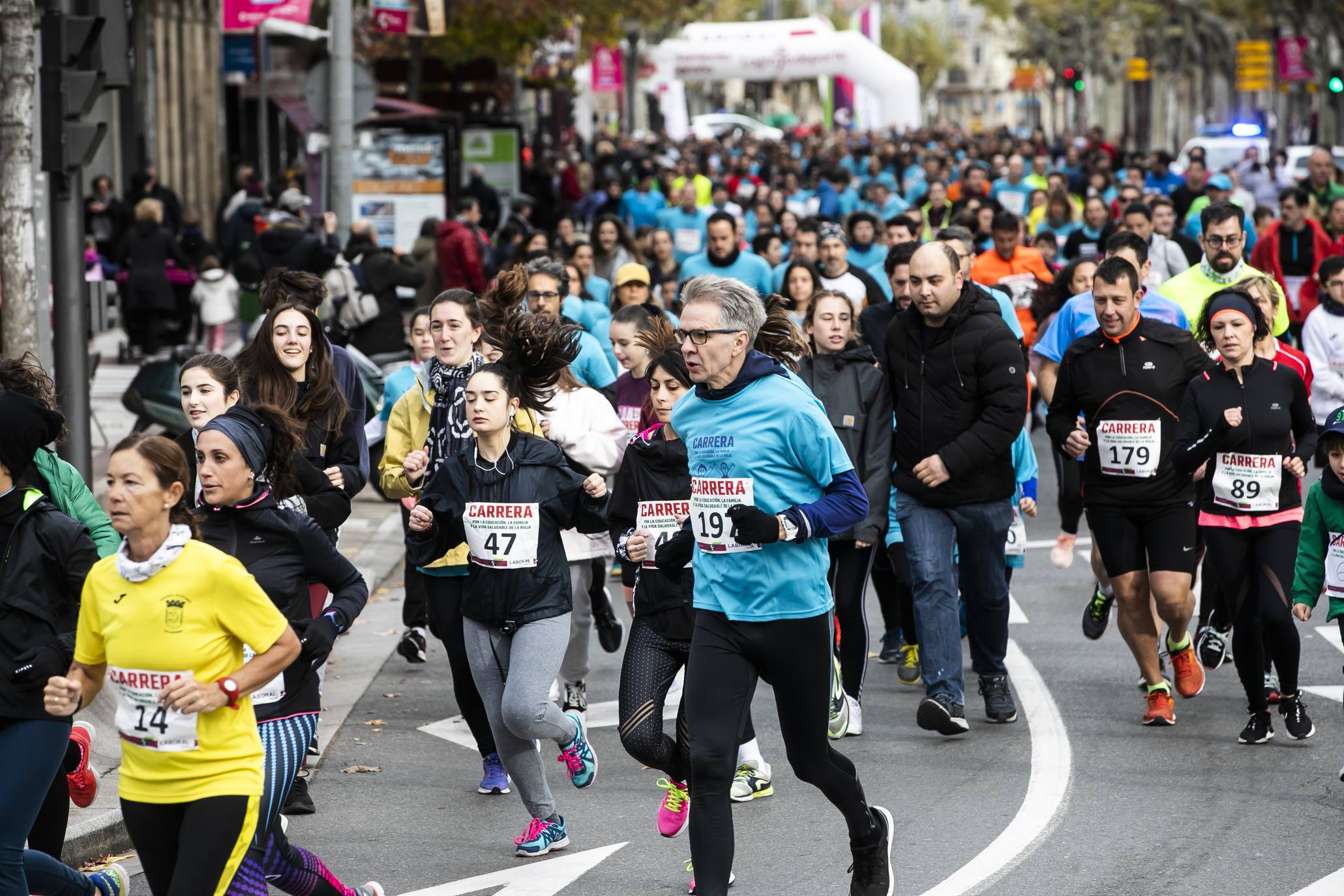 Cientos de familias y amigos han salido este domingo a hacer deporte por la capital riojana... ¡con un ambientazo increíble!