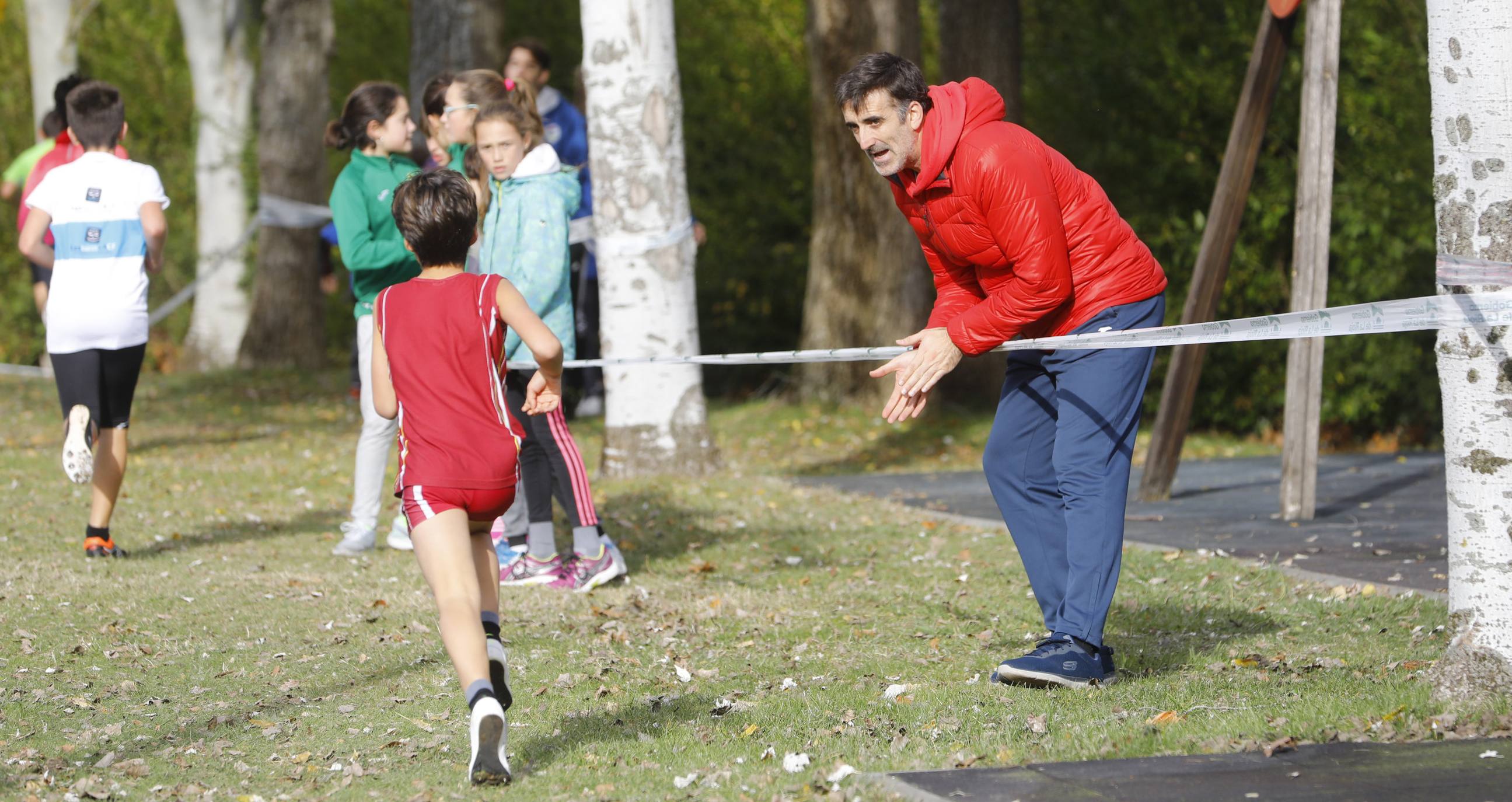 La galería de imágenes de la jornada de Cross en el municipio lo resume todo: mucho ambiente, risas y ejercicio físico en un día muy especial para todos los pequeños guerreros