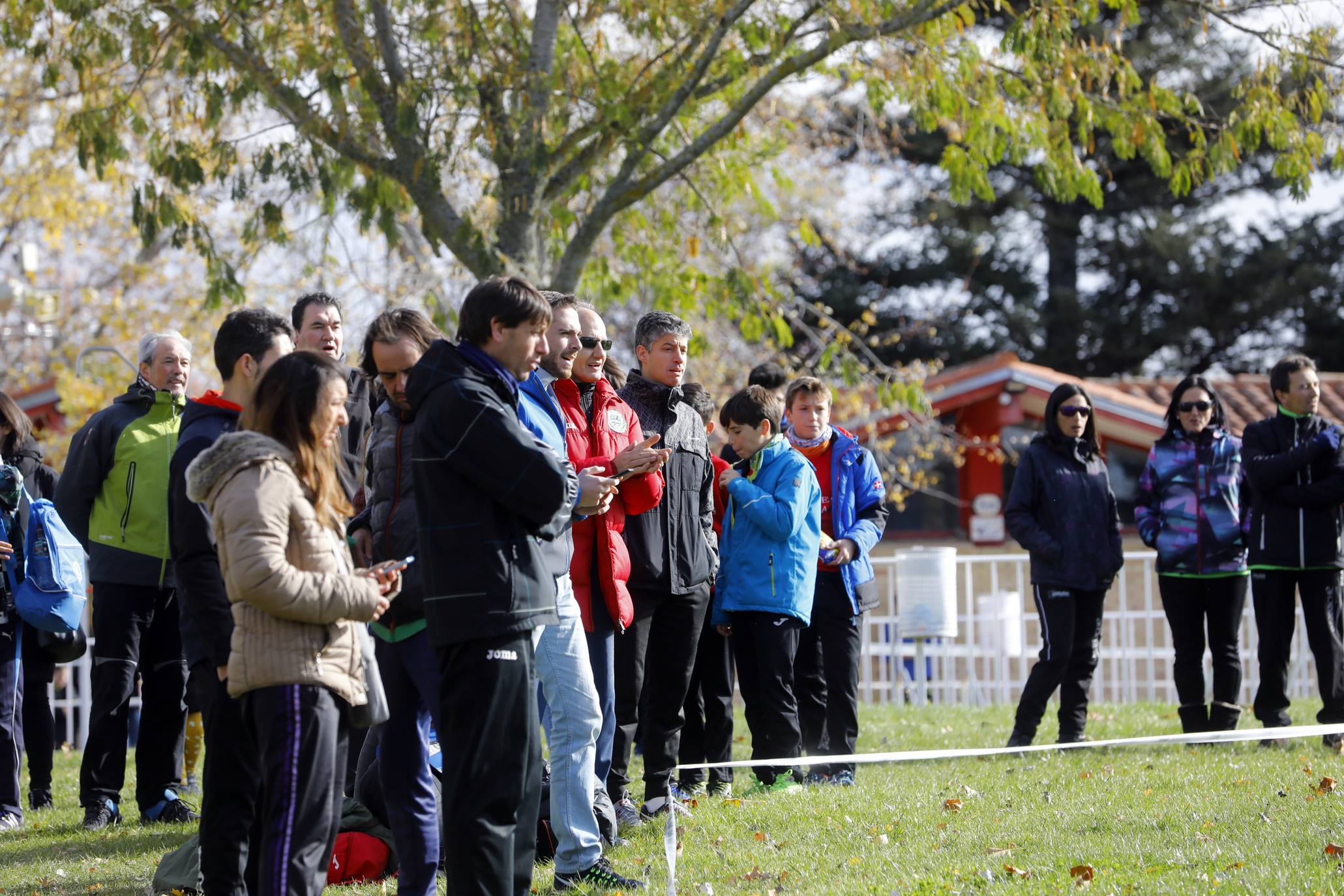 La galería de imágenes de la jornada de Cross en el municipio lo resume todo: mucho ambiente, risas y ejercicio físico en un día muy especial para todos los pequeños guerreros