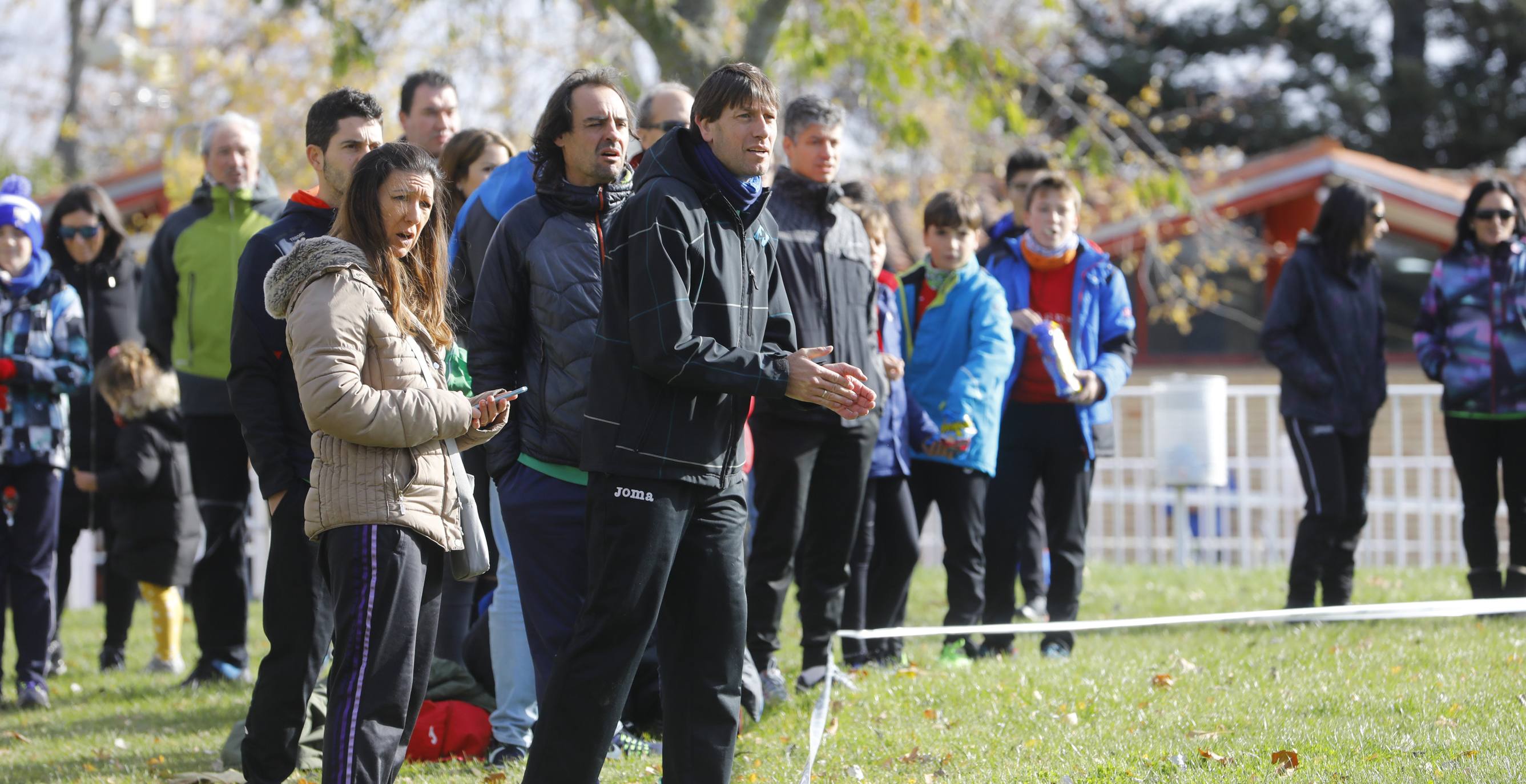 La galería de imágenes de la jornada de Cross en el municipio lo resume todo: mucho ambiente, risas y ejercicio físico en un día muy especial para todos los pequeños guerreros