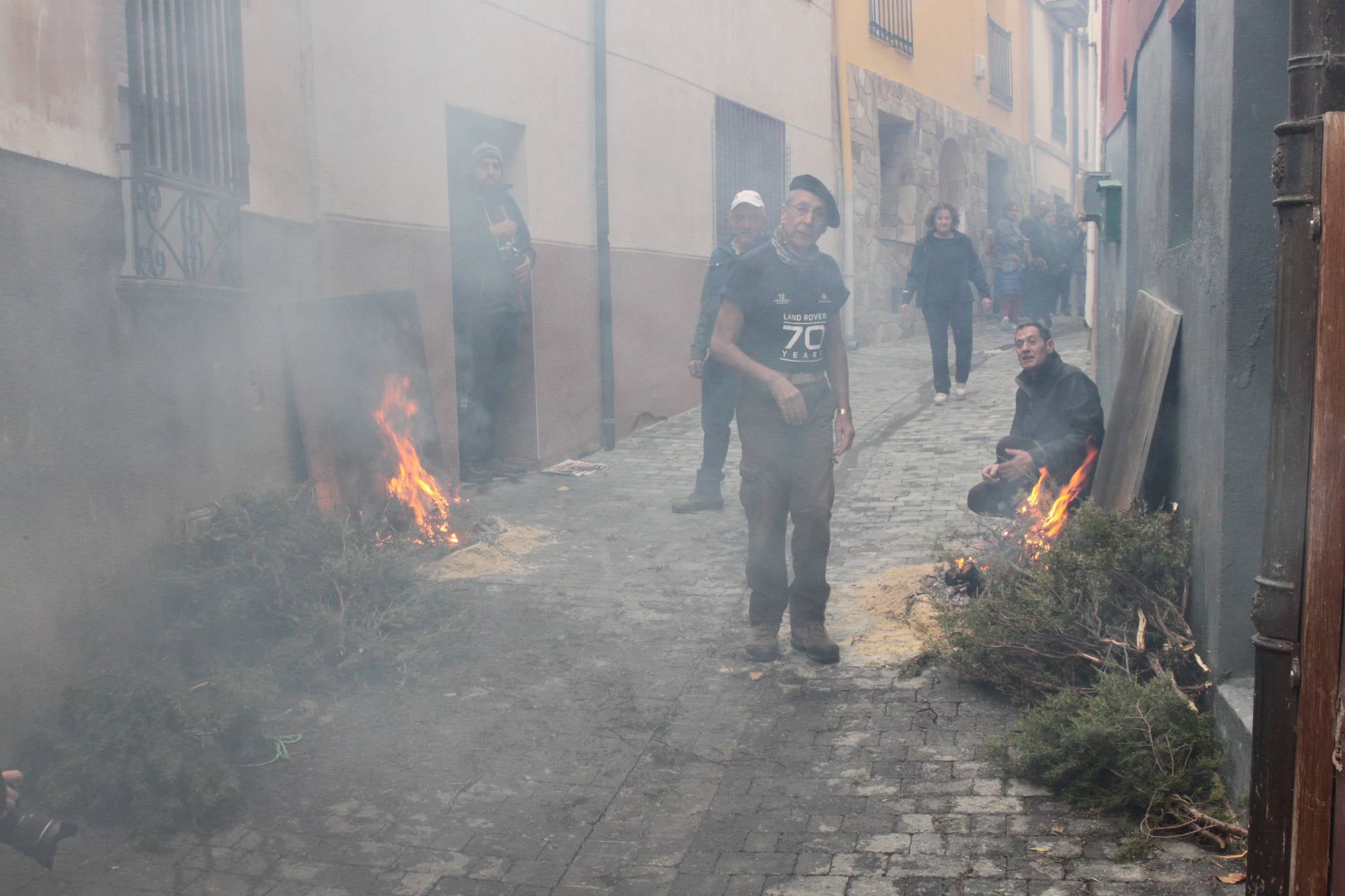 Impresionante, como cada año, la Procesión del Humo de Arnedillo. 